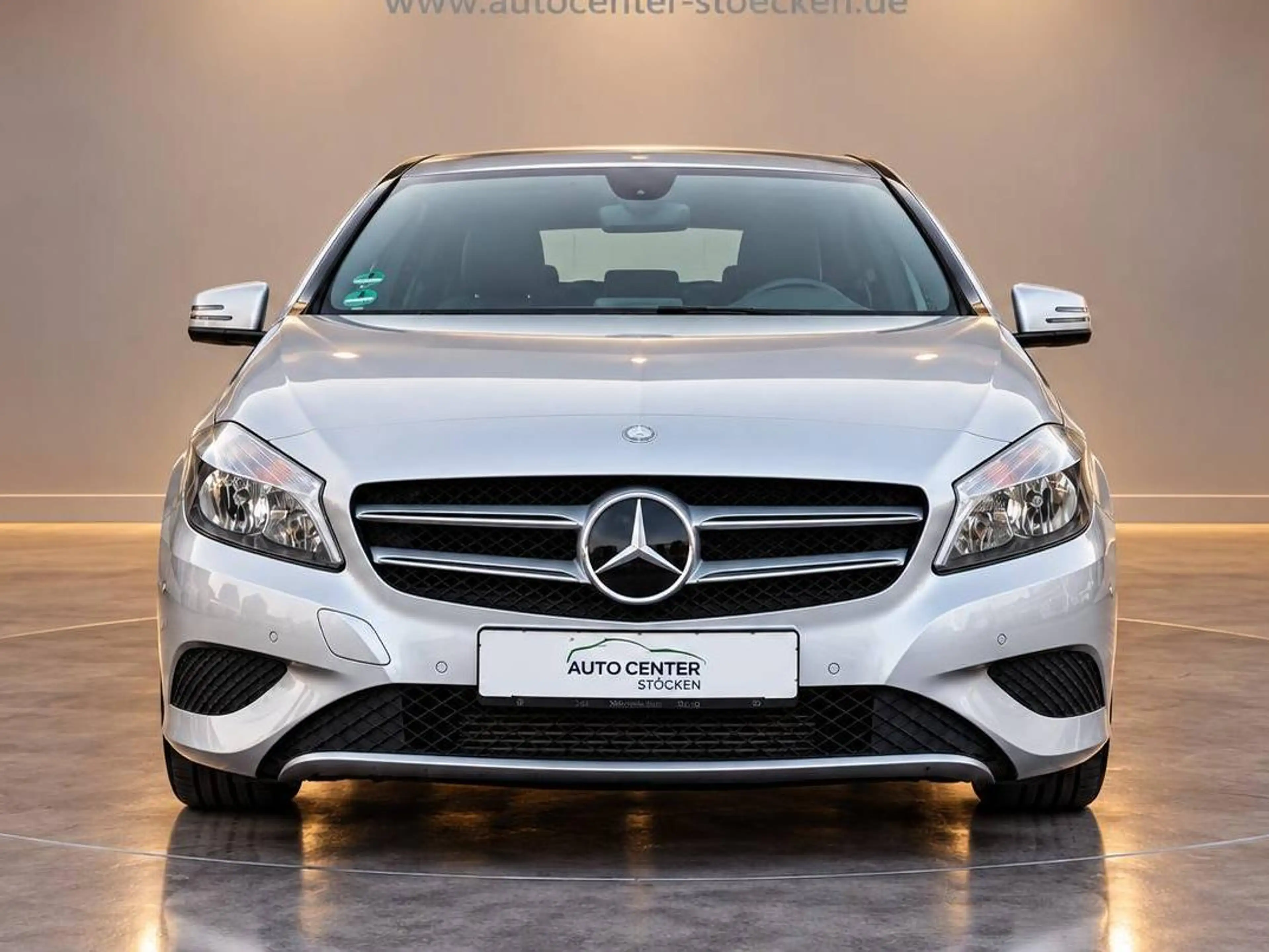 Mercedes-Benz A 180 A 180 BlueEfficiency (176.042) KLIMA / NAVI / SITZHEIZUNG / PDC / ALU / FINANZIERUNG / GARANTIE / — photo 2