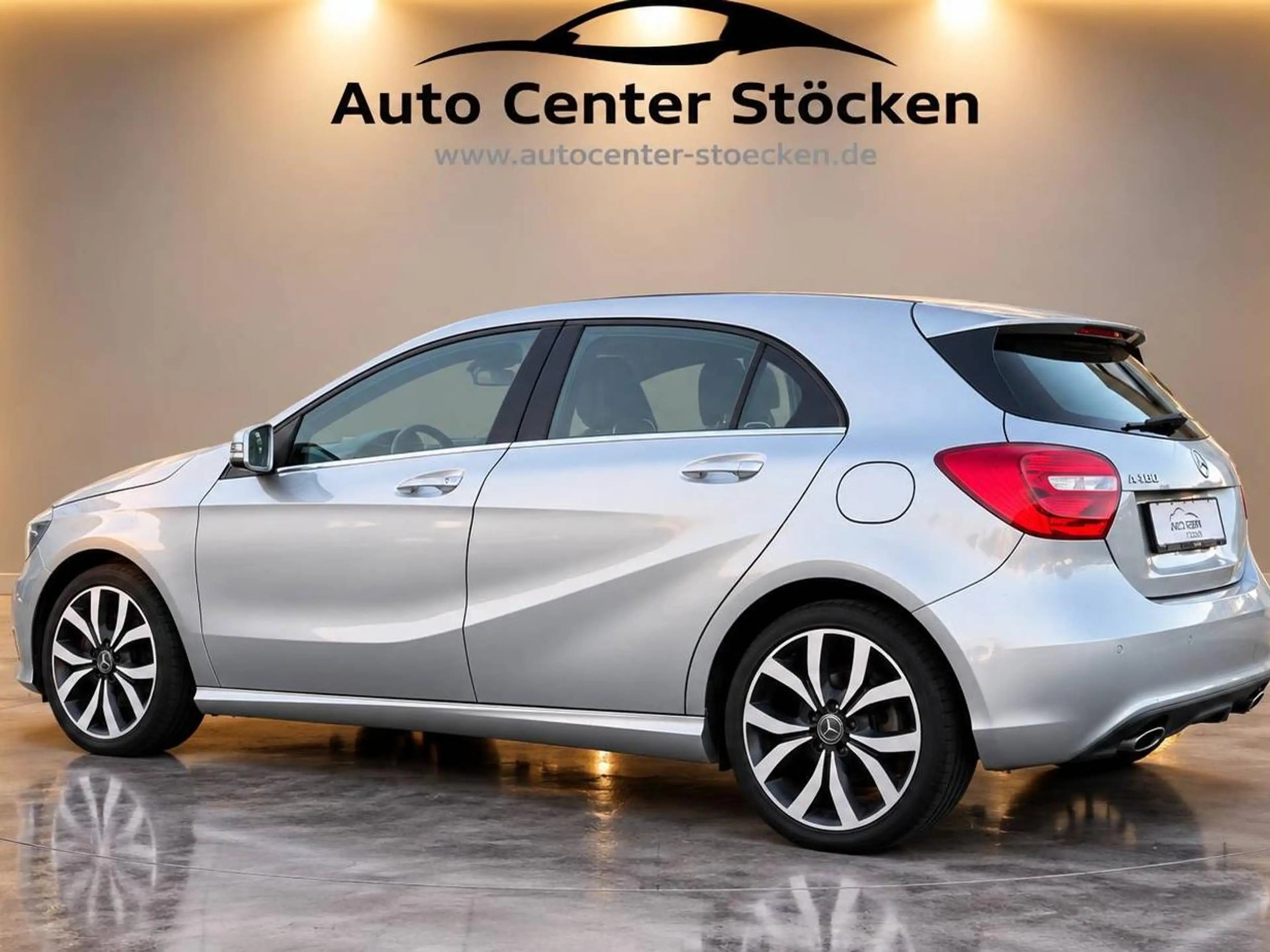 Mercedes-Benz A 180 A 180 BlueEfficiency (176.042) KLIMA / NAVI / SITZHEIZUNG / PDC / ALU / FINANZIERUNG / GARANTIE / — photo 4
