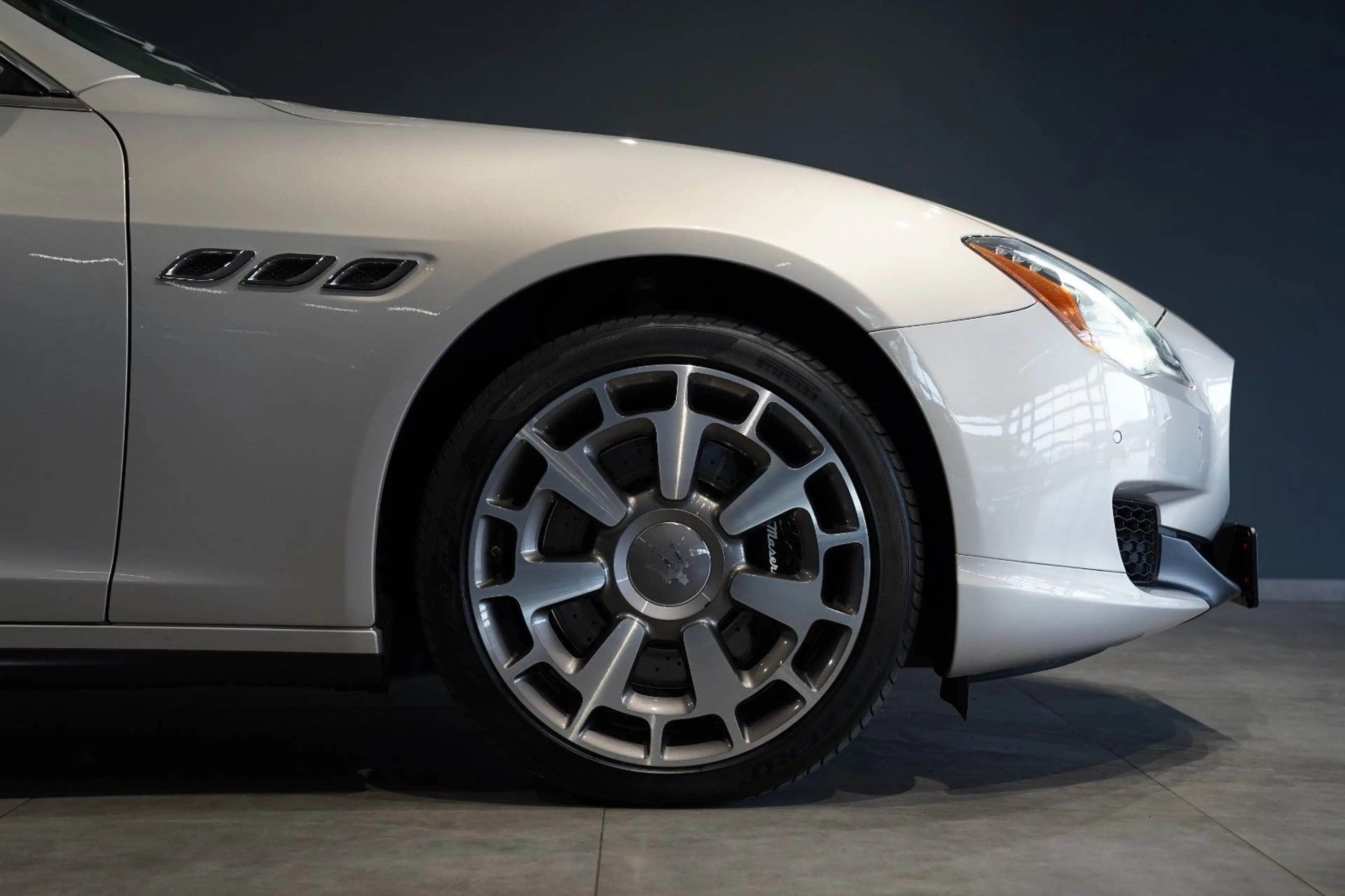 Maserati Quattroporte SQ4-Harman&Kardon-Matrix-Kamera — photo 5