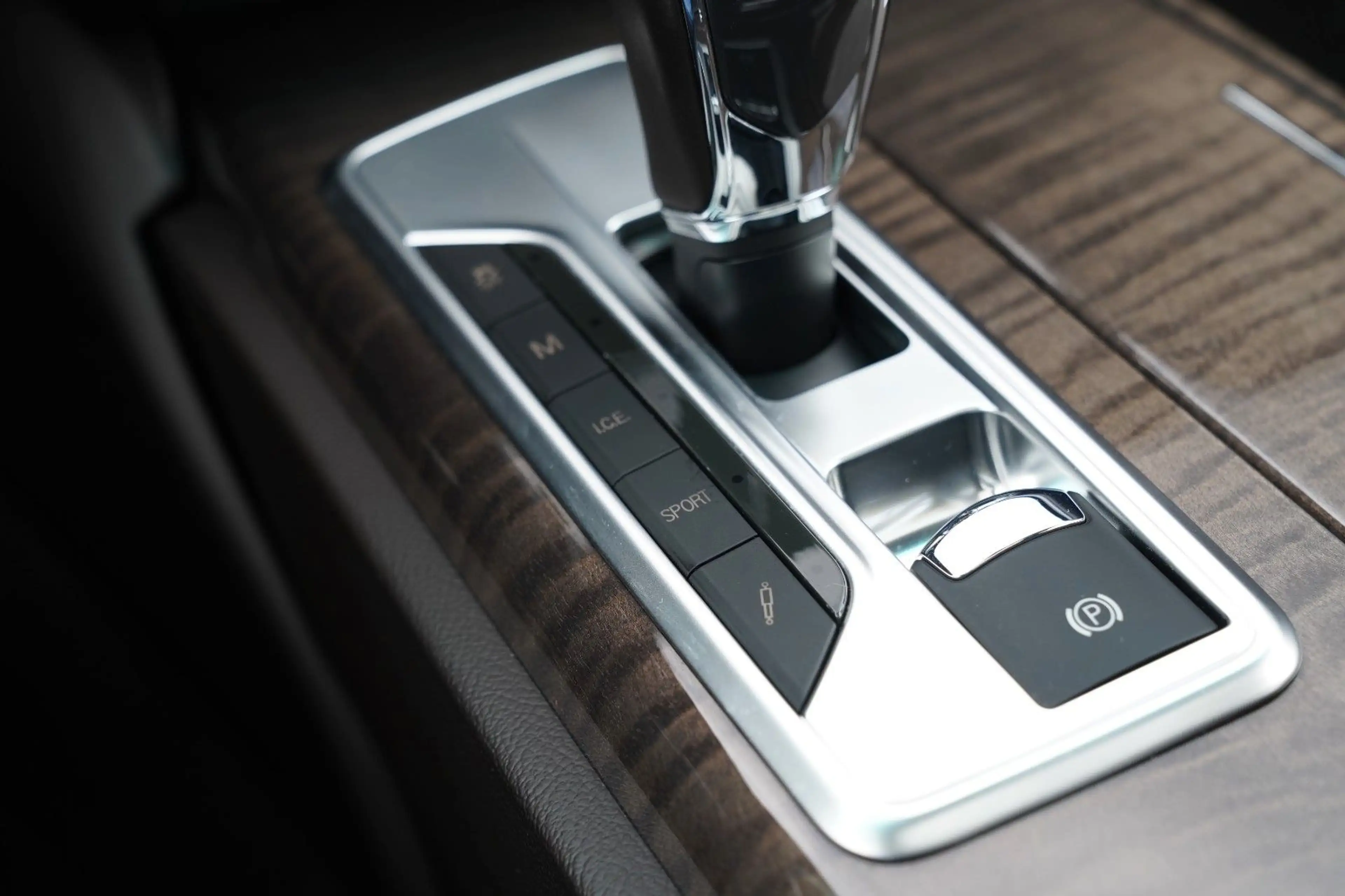 Maserati Quattroporte SQ4-Harman&Kardon-Matrix-Kamera — photo 14