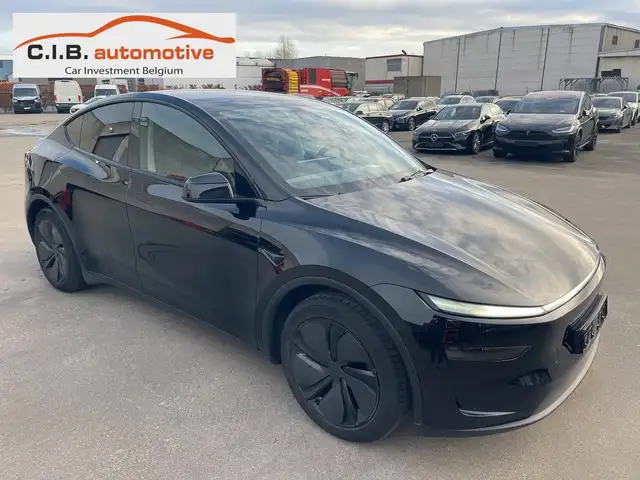 Tesla Model Y 83.1 kWh Long Range Dual Motor AWD€ 42990 netto