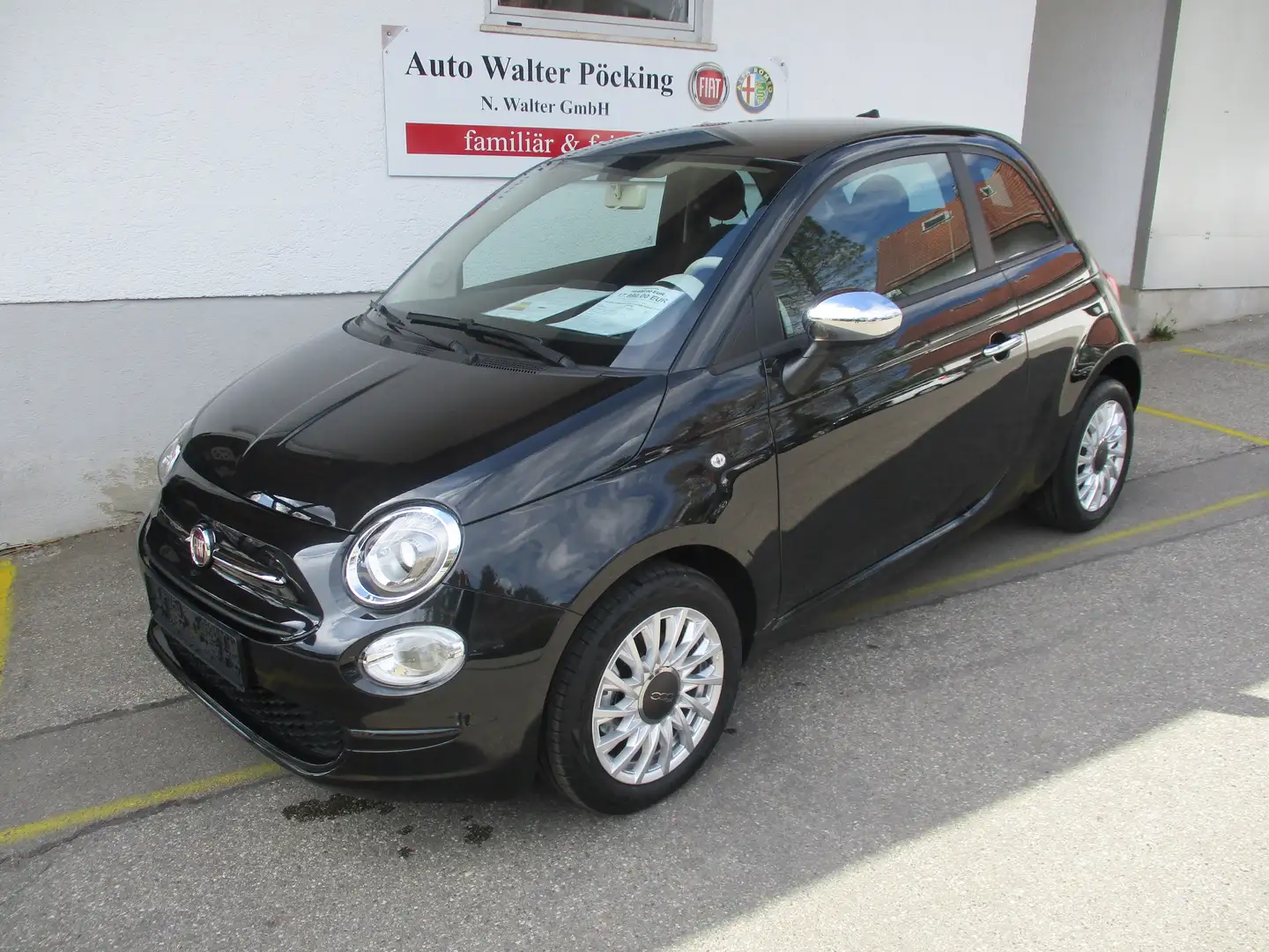 Fiat 500 1.0 Hybrid, Klima, Apple Cpl., ESP, ZV m. FFB Schwarz - 1