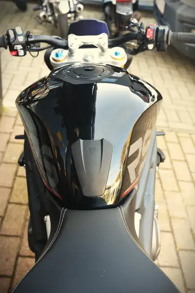 Triumph Speed Triple 1200 RS - foto 7