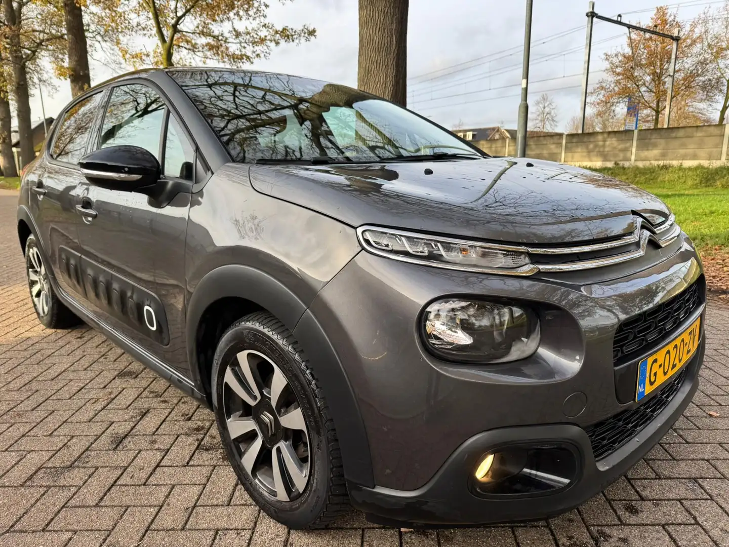 Citroen C3 1.2 PureTech S&S Feel 2019 AUTOMAAT Grijs - 2