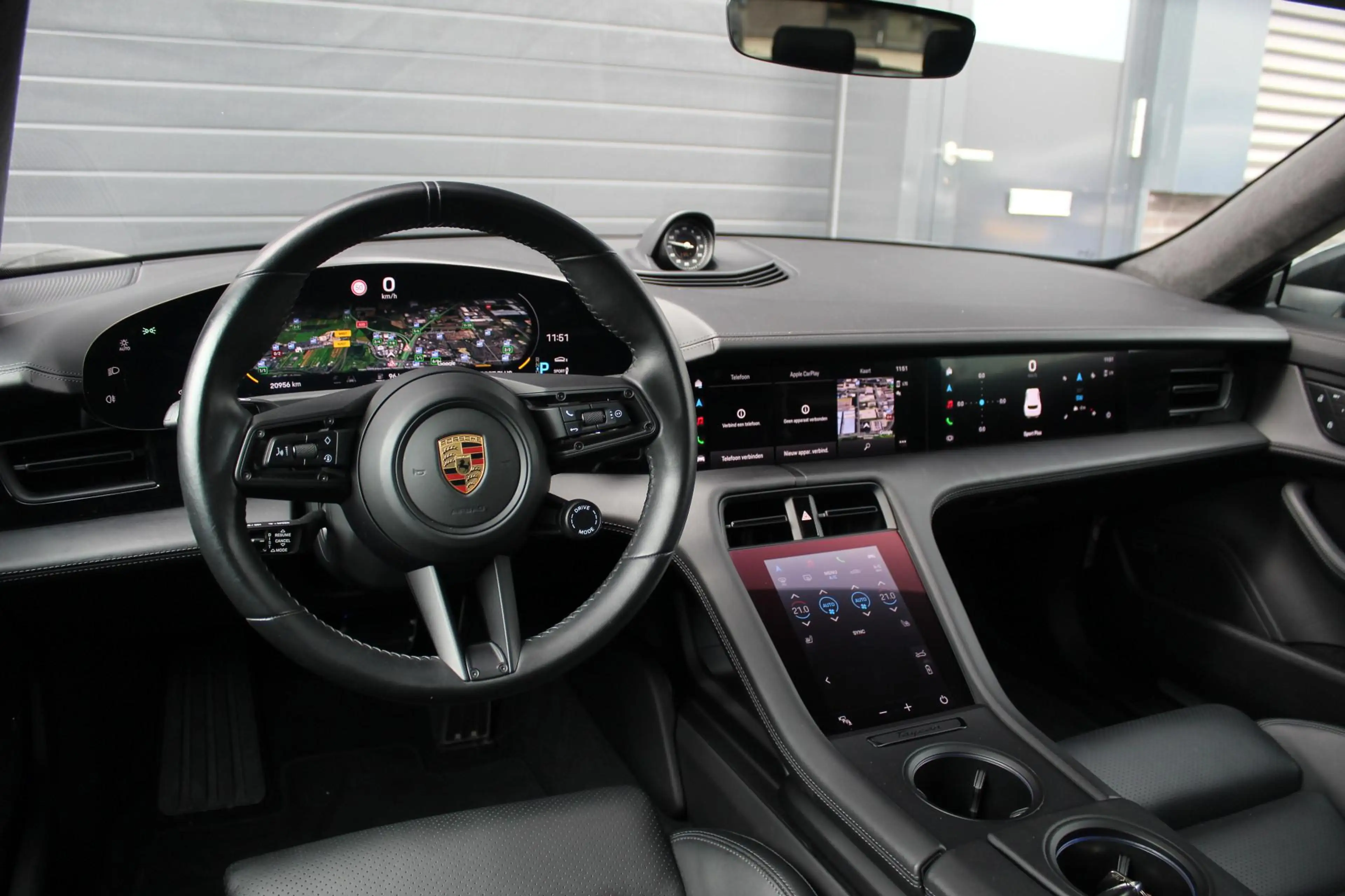 Porsche Taycan Sport Turismo Turbo 93 kWh | Passenger Displ. | Sp — photo 11