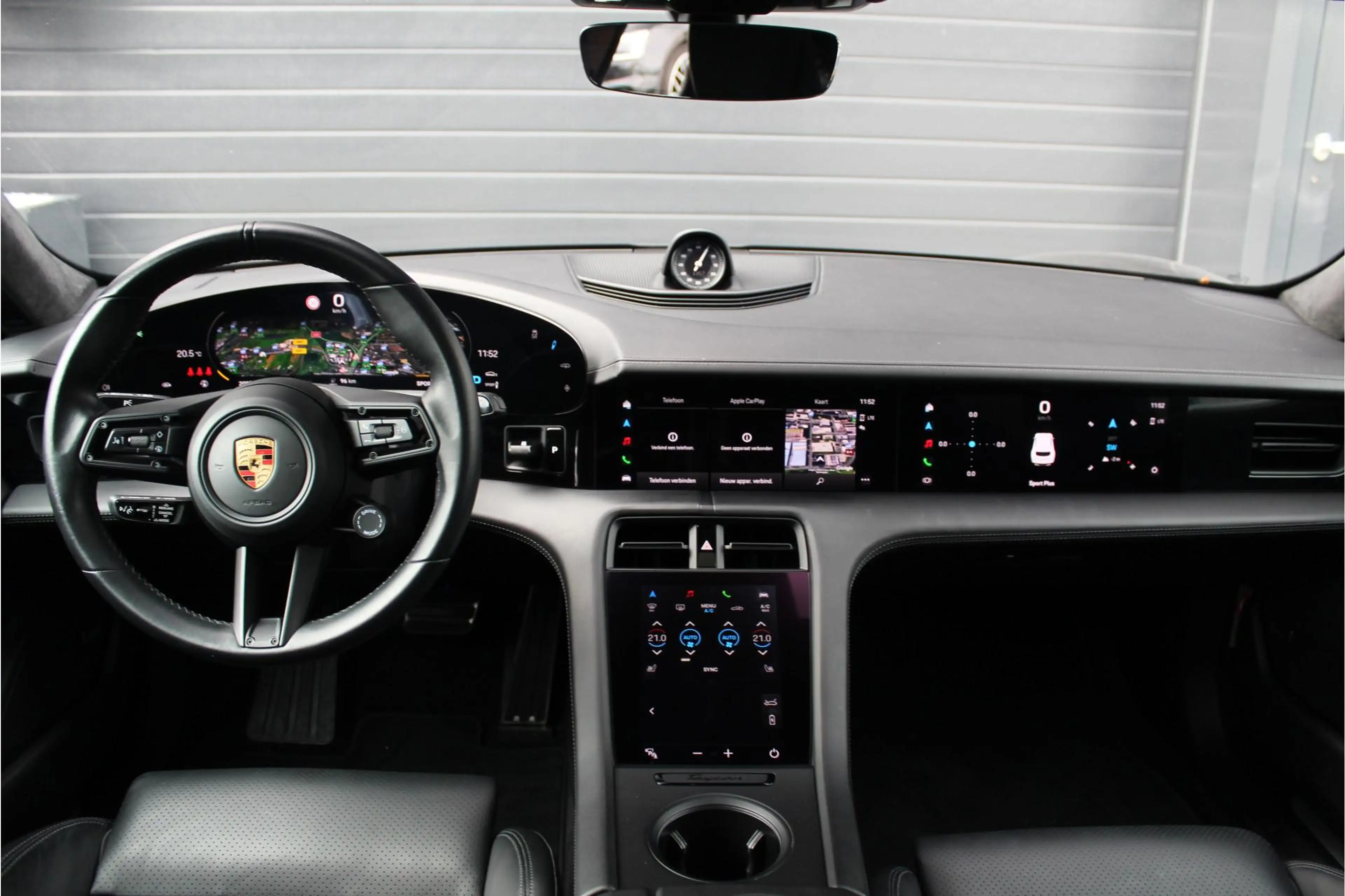 Porsche Taycan Sport Turismo Turbo 93 kWh | Passenger Displ. | Sp — photo 38