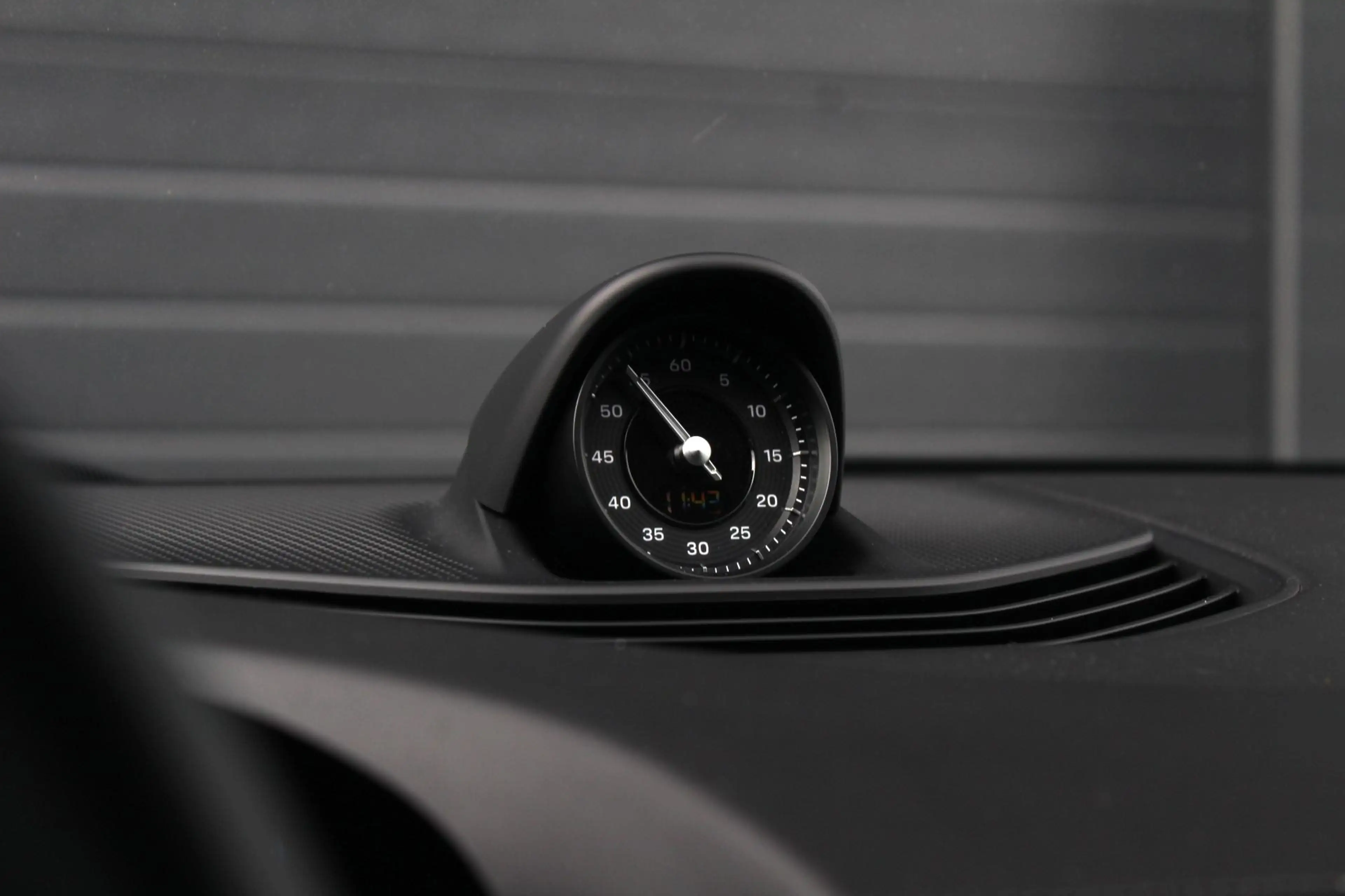 Porsche Taycan Sport Turismo Turbo 93 kWh | Passenger Displ. | Sp — photo 26