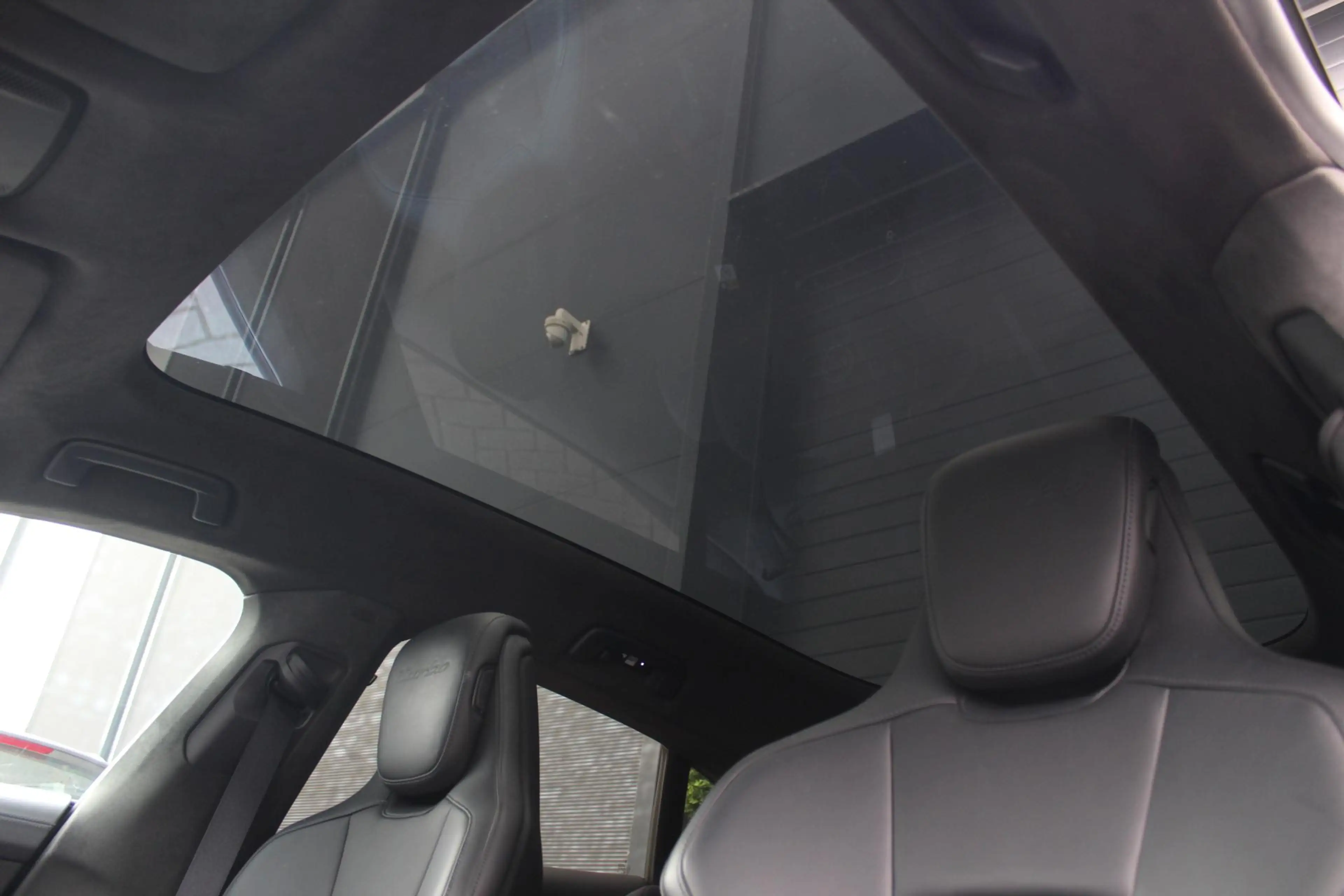 Porsche Taycan Sport Turismo Turbo 93 kWh | Passenger Displ. | Sp — photo 10