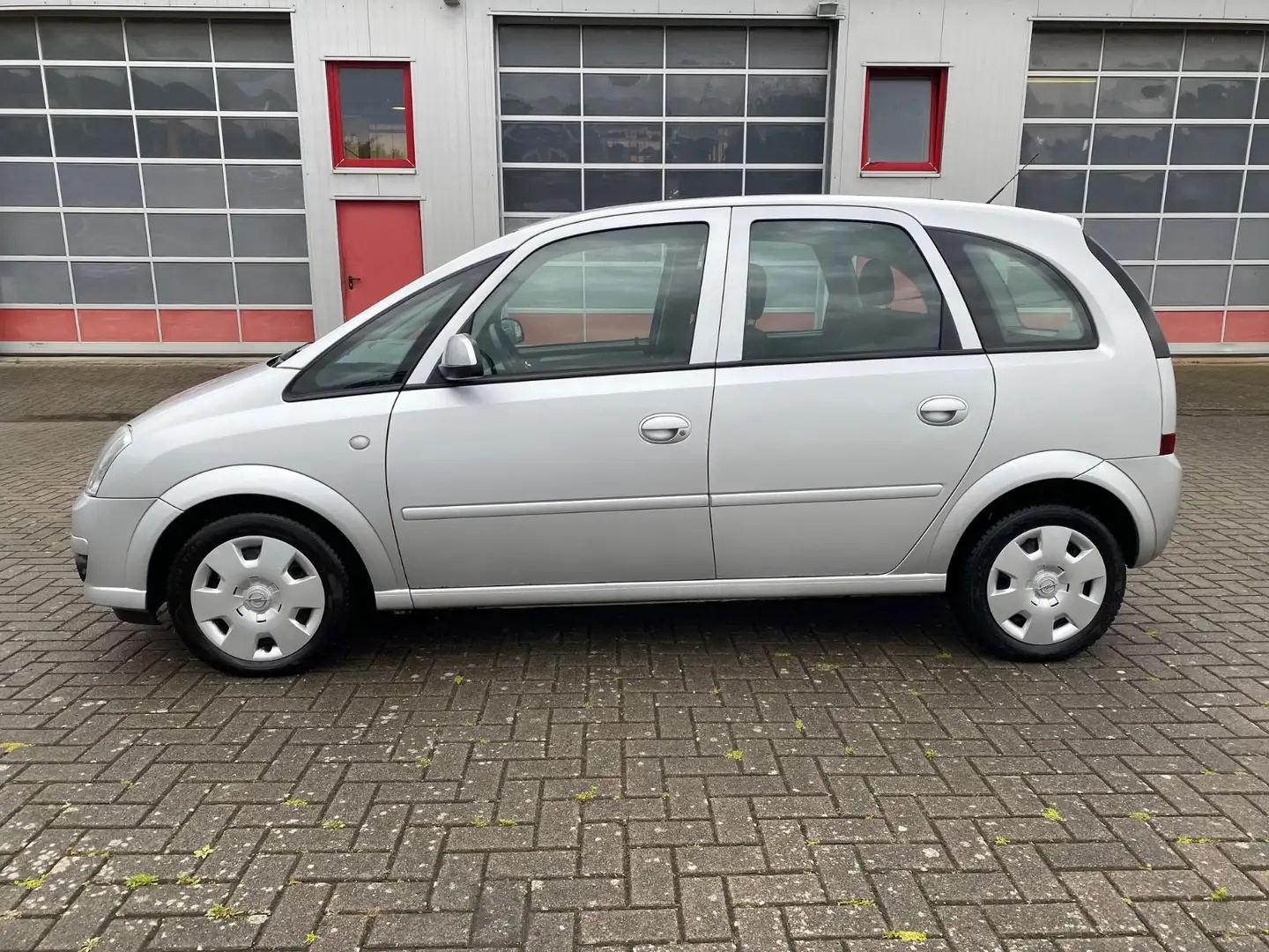 Opel Meriva Edition 1,4 NUR 90Tkm Tüv Neu Klima Silber - 2