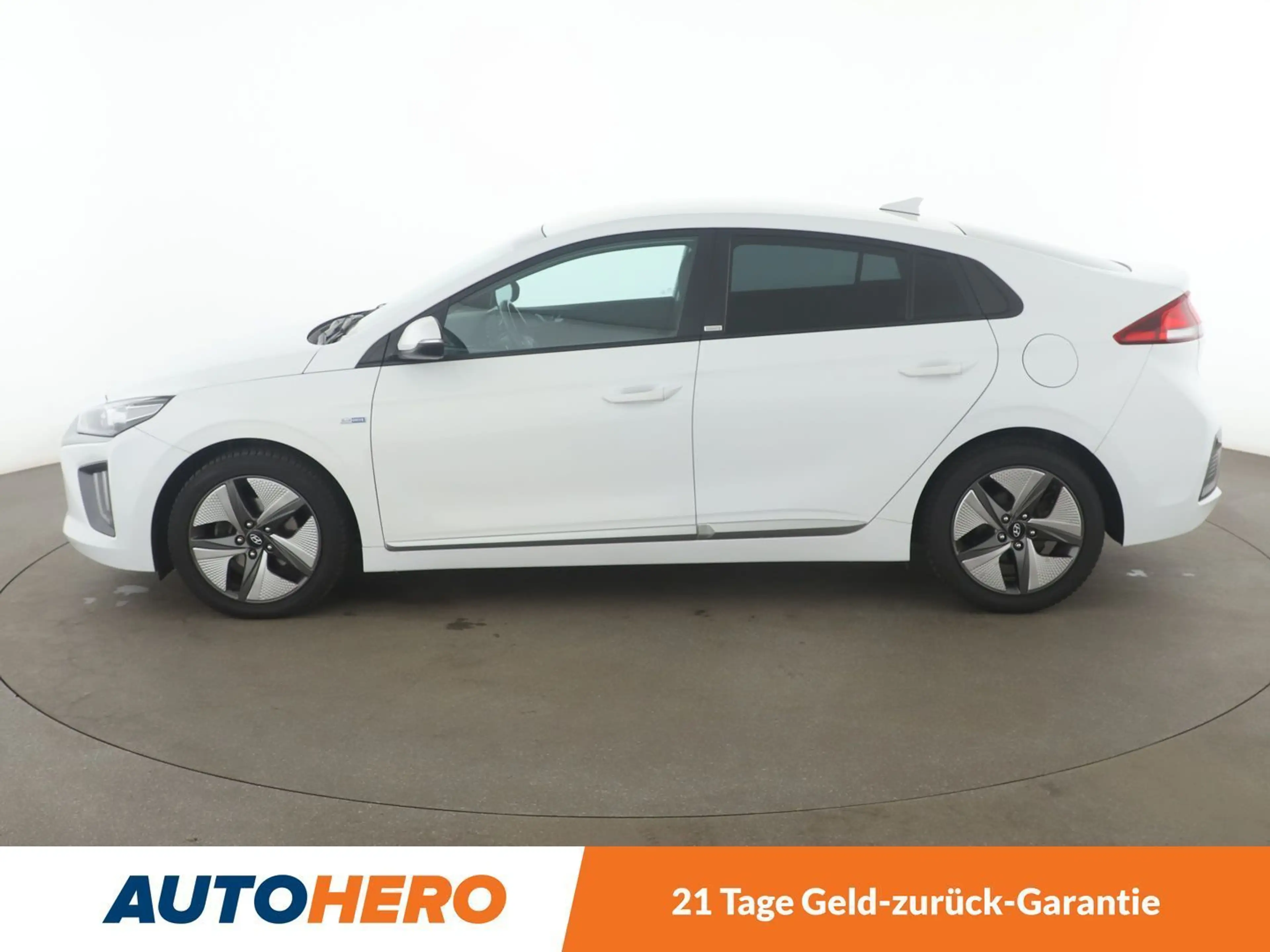 Hyundai IONIQ 1.6 Hybrid *TEMPO*PDC*CAM* — photo 3
