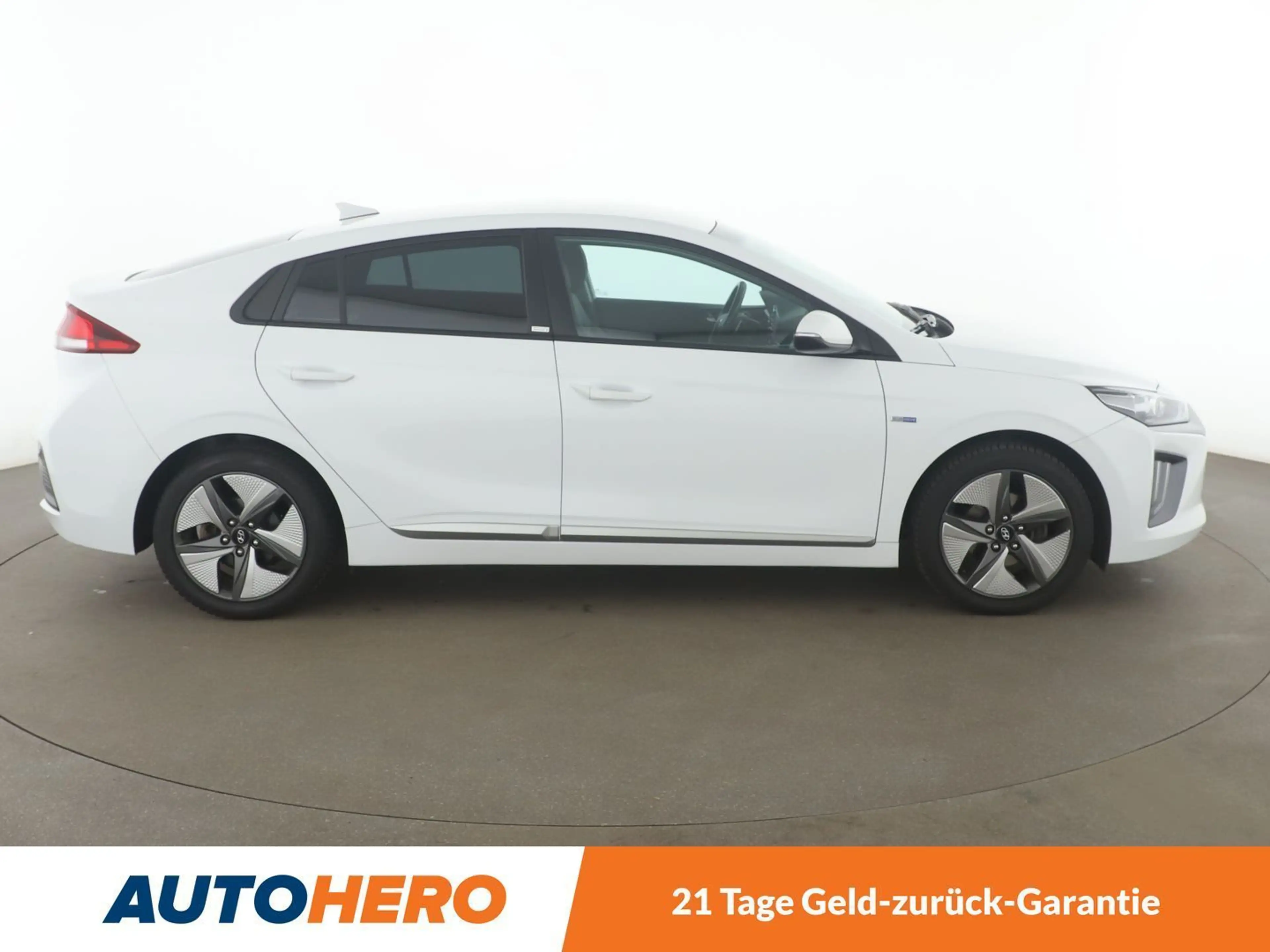Hyundai IONIQ 1.6 Hybrid *TEMPO*PDC*CAM* — photo 7