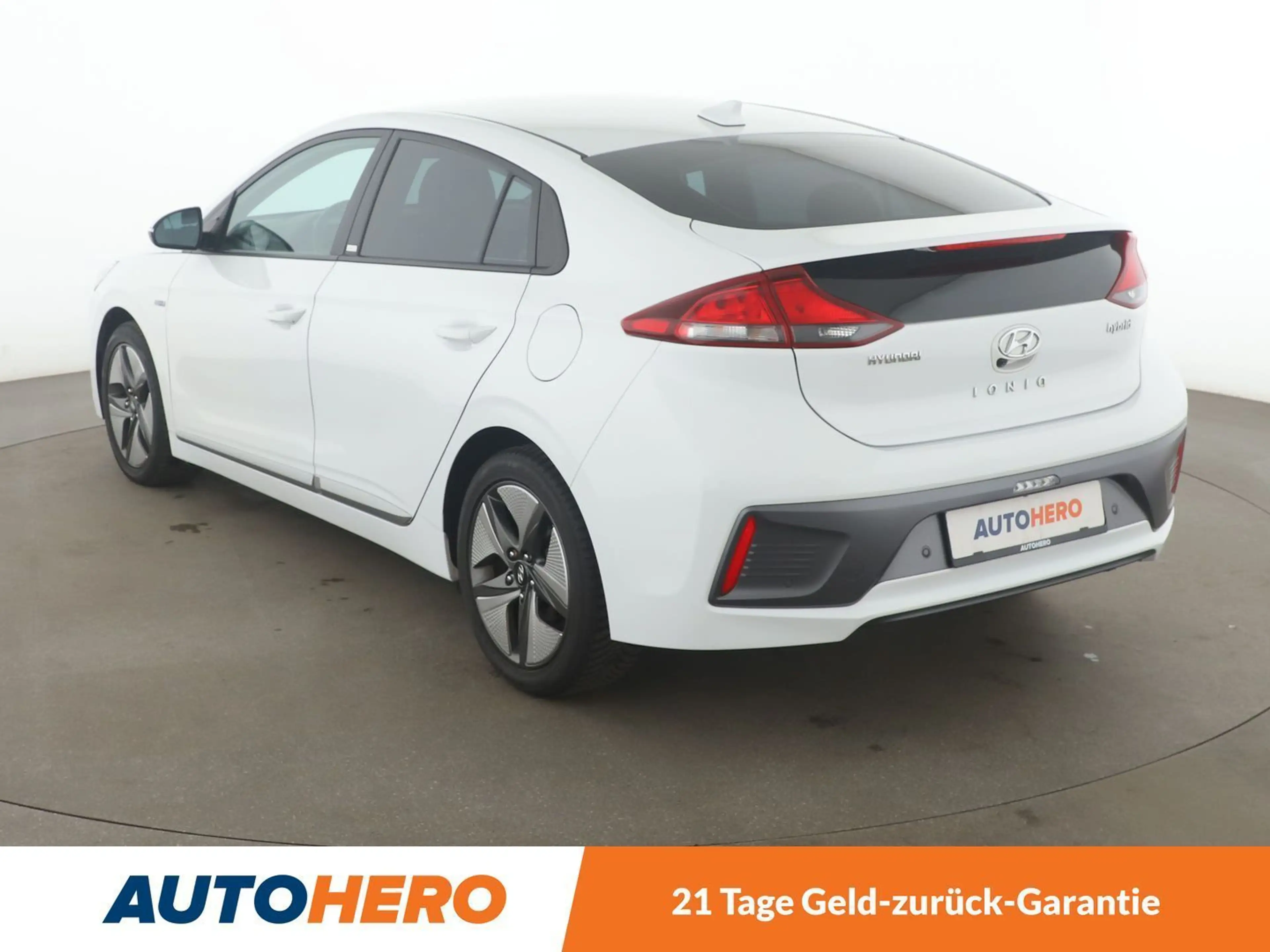Hyundai IONIQ 1.6 Hybrid *TEMPO*PDC*CAM* — photo 4