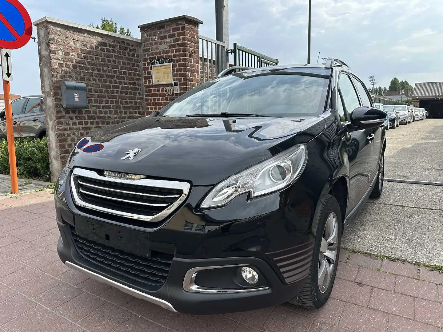 Peugeot 2008 1.2 I MET 105DKM HANDELAARS & EXPORT Noir - 1