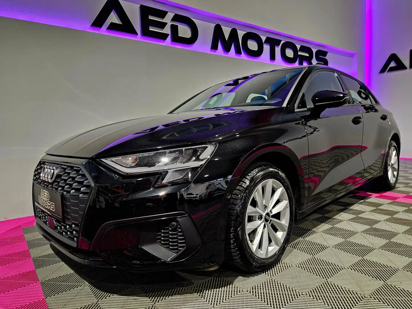 Audi A3 30 TDI 1.Besitz Schwarz - 2