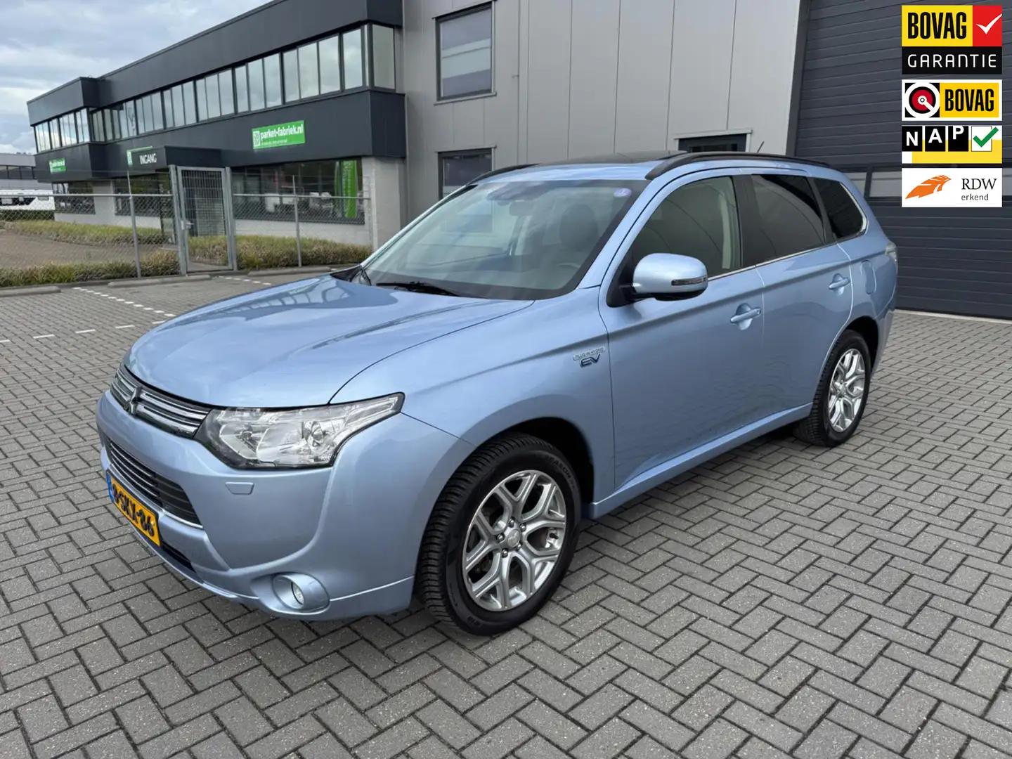 Mitsubishi Outlander 2.0 PHEV Instyle Bleu - 1