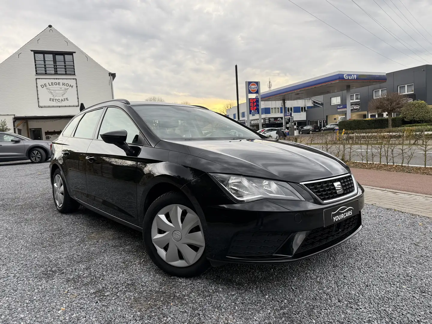 SEAT Leon Leon ST 1.6 CR TDi Reference * EURO 6 * Zwart - 2