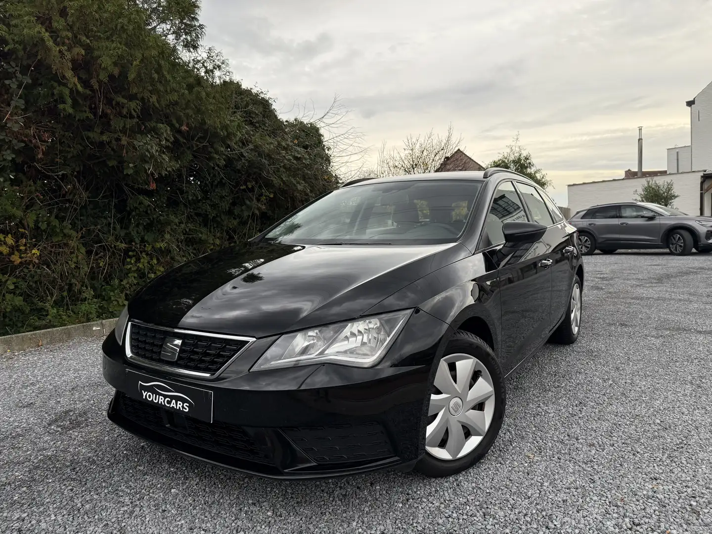 SEAT Leon Leon ST 1.6 CR TDi Reference * EURO 6 * Zwart - 1