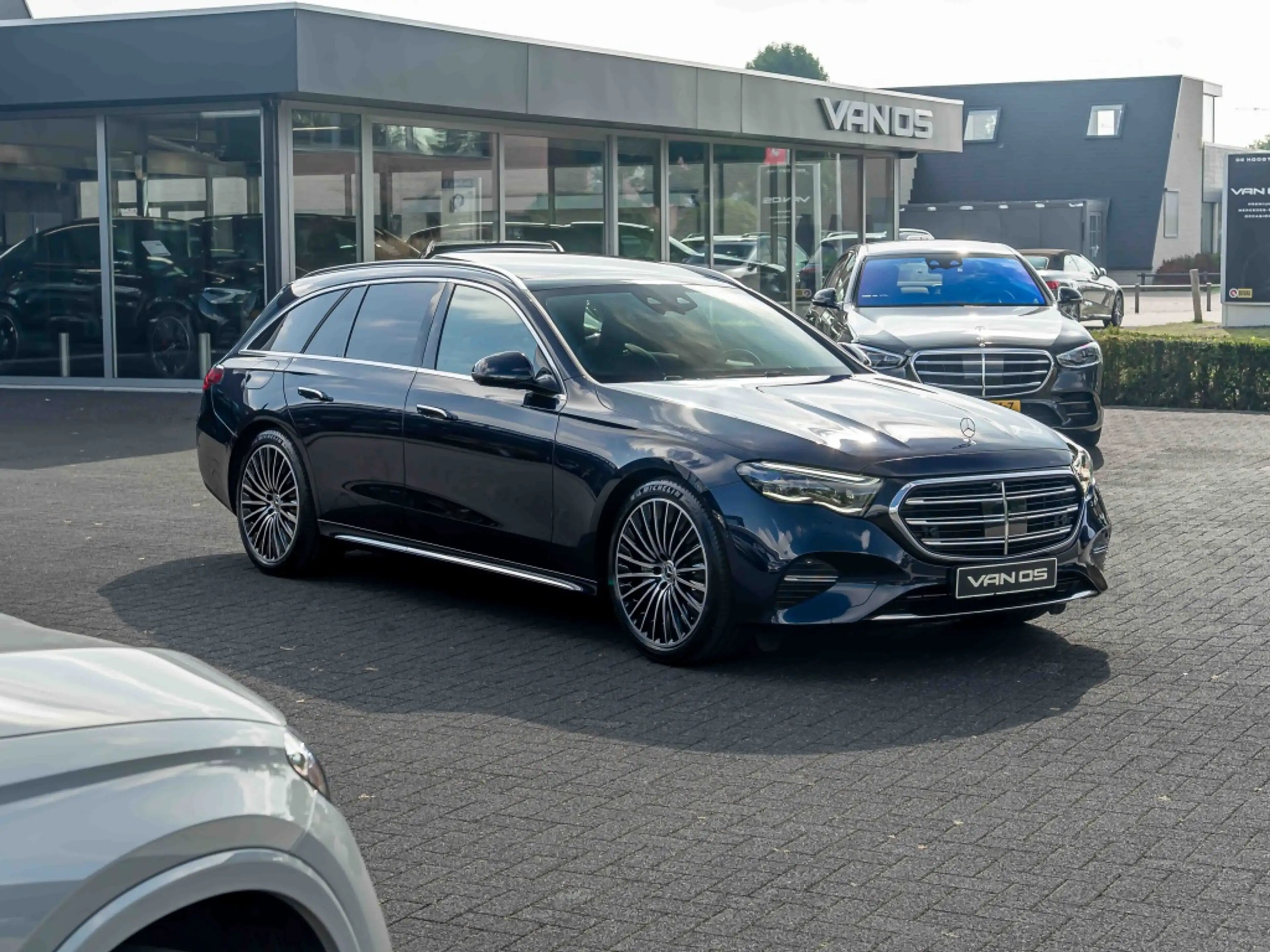 Mercedes-Benz E 300 Estate E e Exclusive Premium (214.254) — photo 15