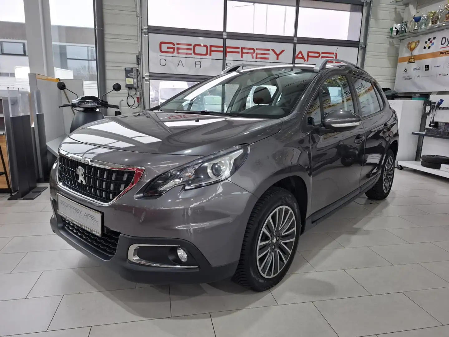 Peugeot 2008 B.AUTO, 110CV, NAVI,CARPLAY,BLUETOOTH, GARANTIE Grau - 1