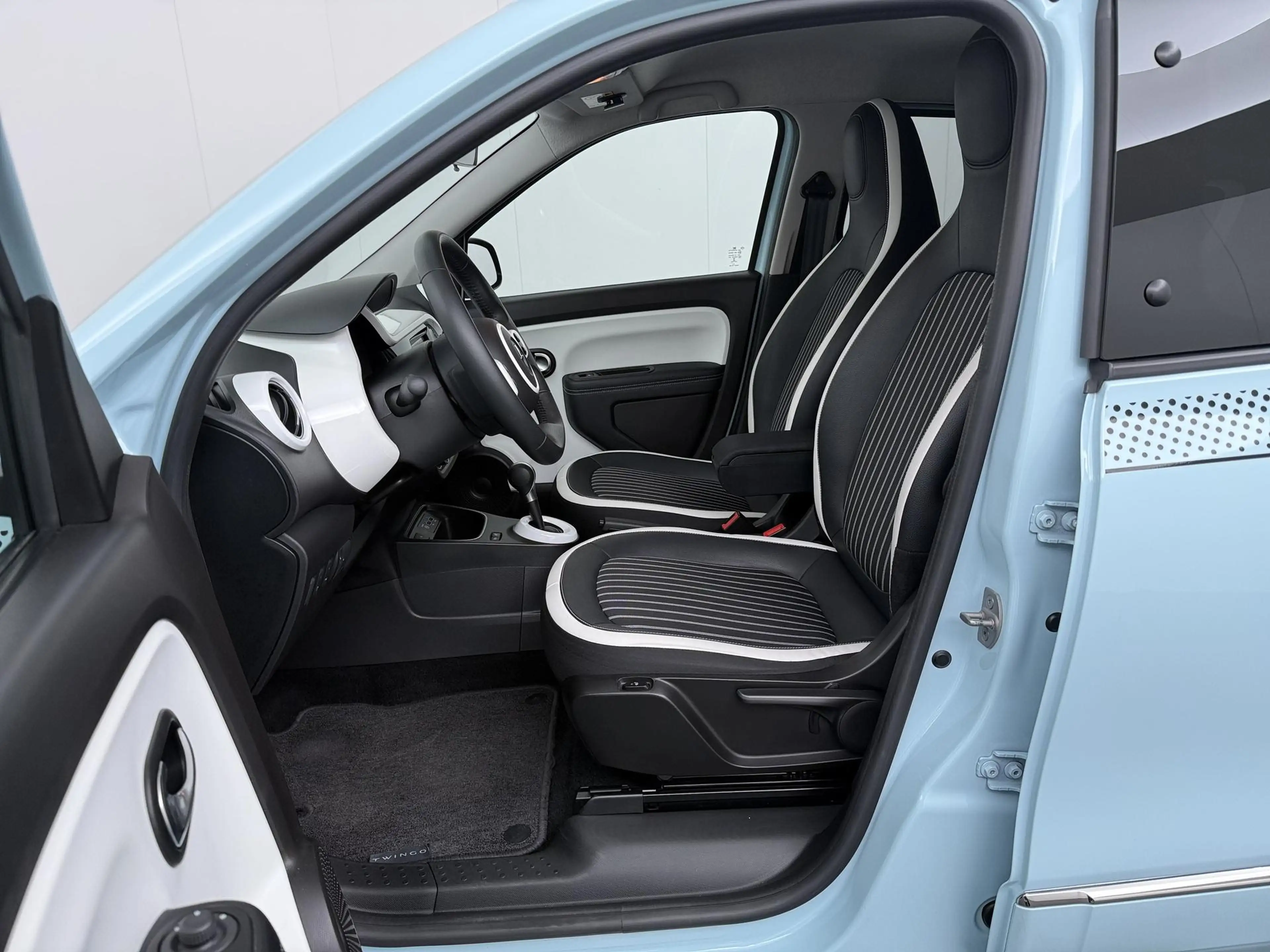 Renault Twingo Z.E. R80 Intens | Parkeercamera | Stoelverw. | Nav — photo 13