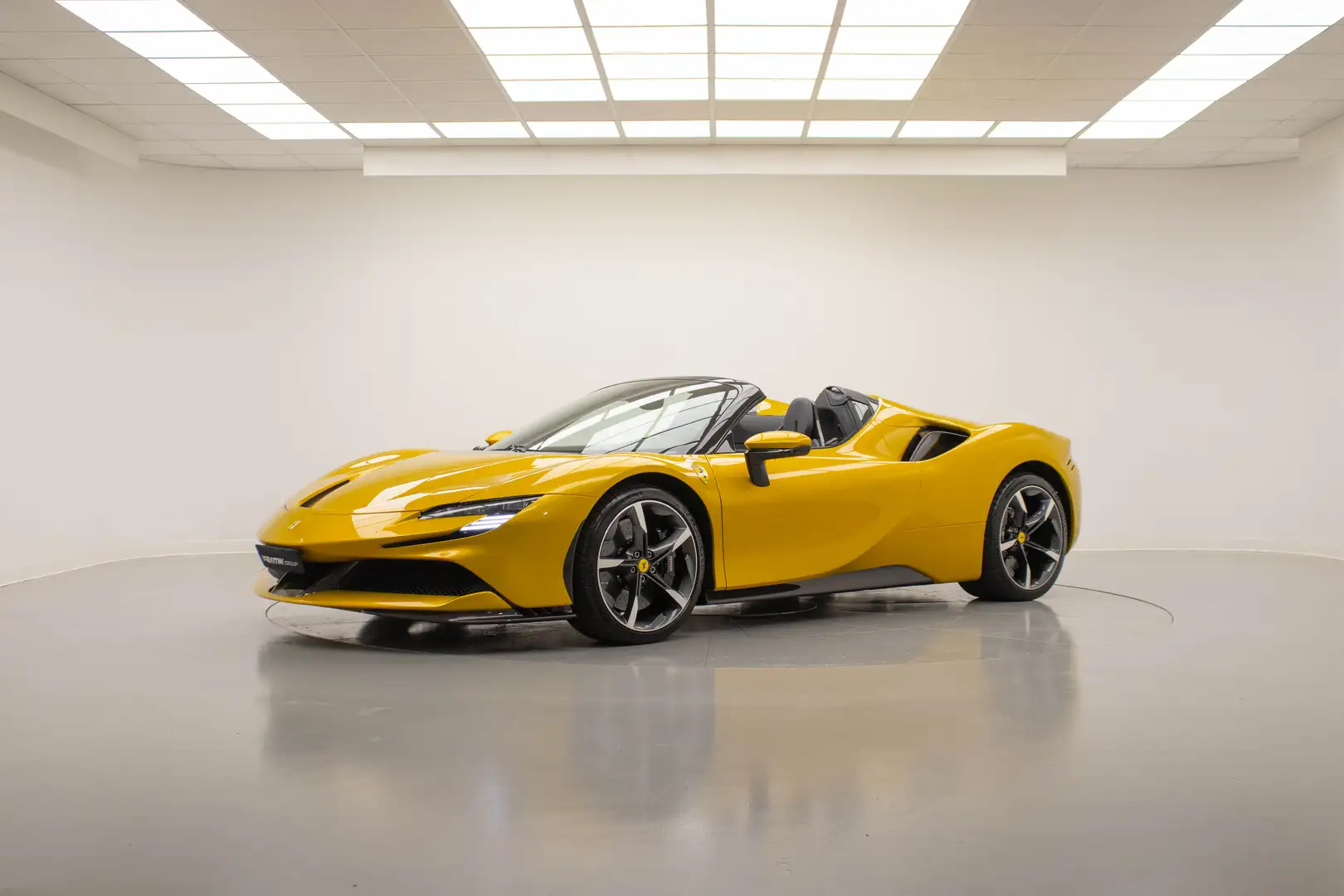 Ferrari SF90 Spider Spider Giallo - 1