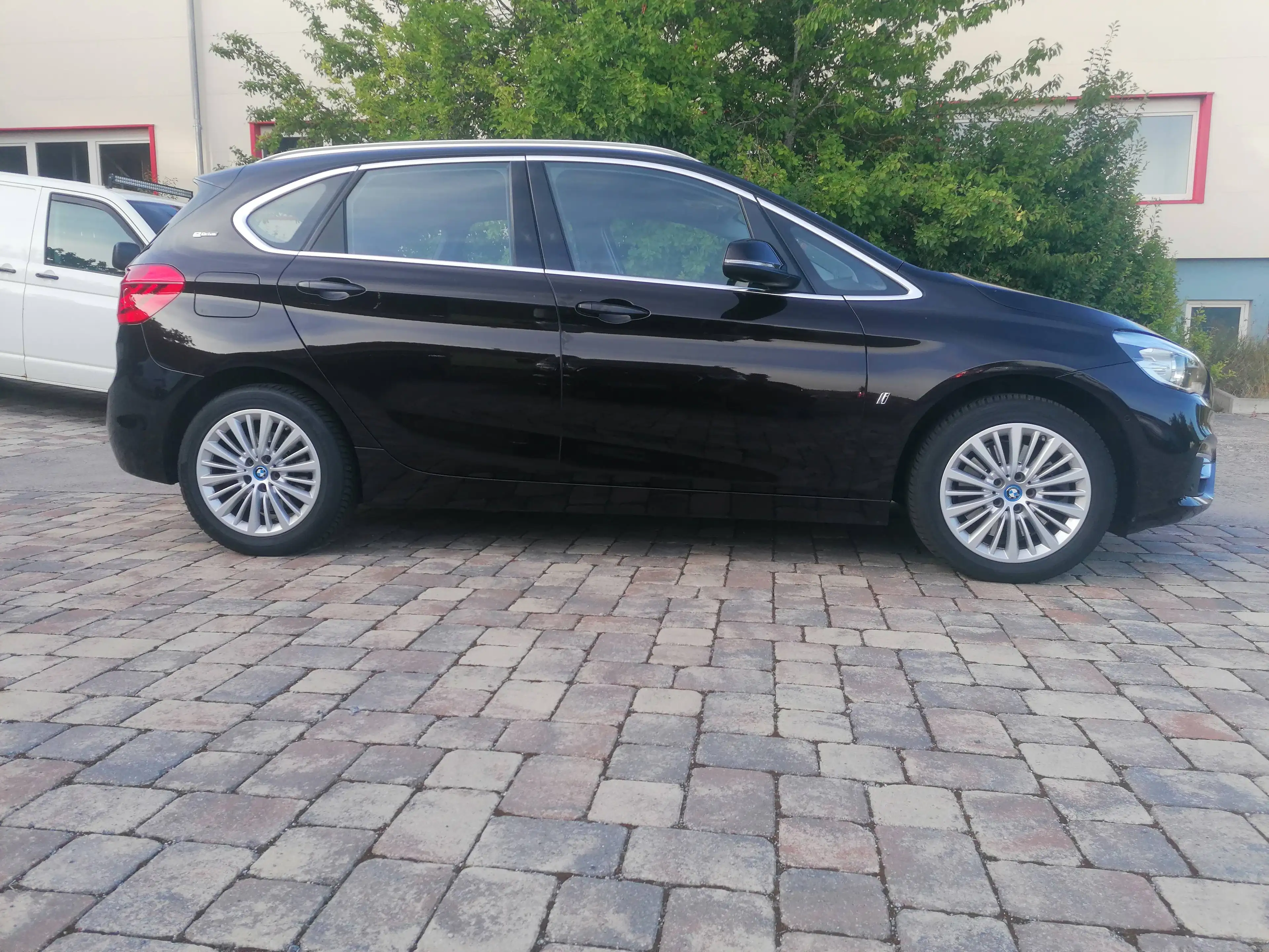 BMW 225 225 xe Luxury Line / Hybrid / 1 Hand — photo 3