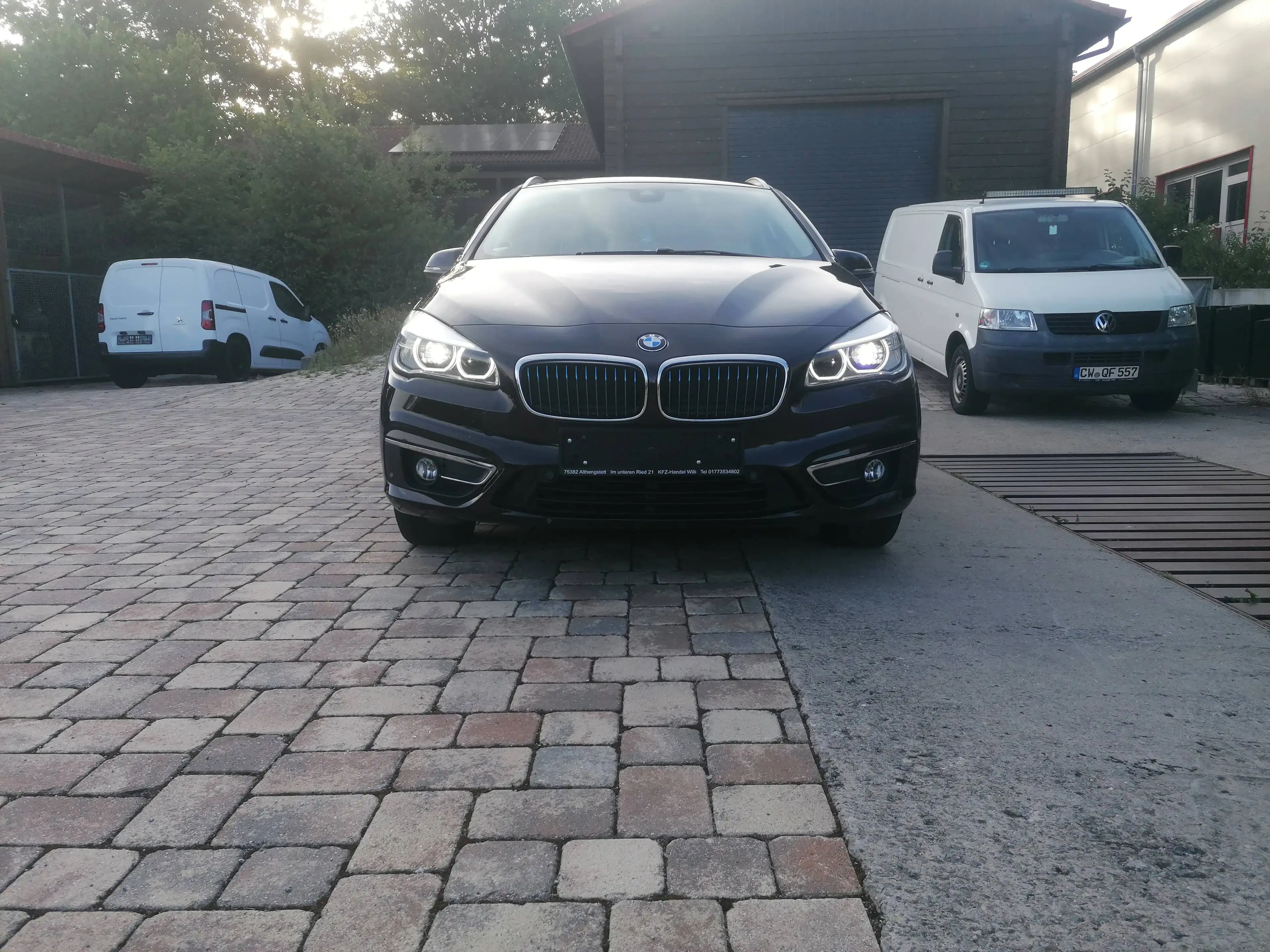 BMW 225 225 xe Luxury Line / Hybrid / 1 Hand