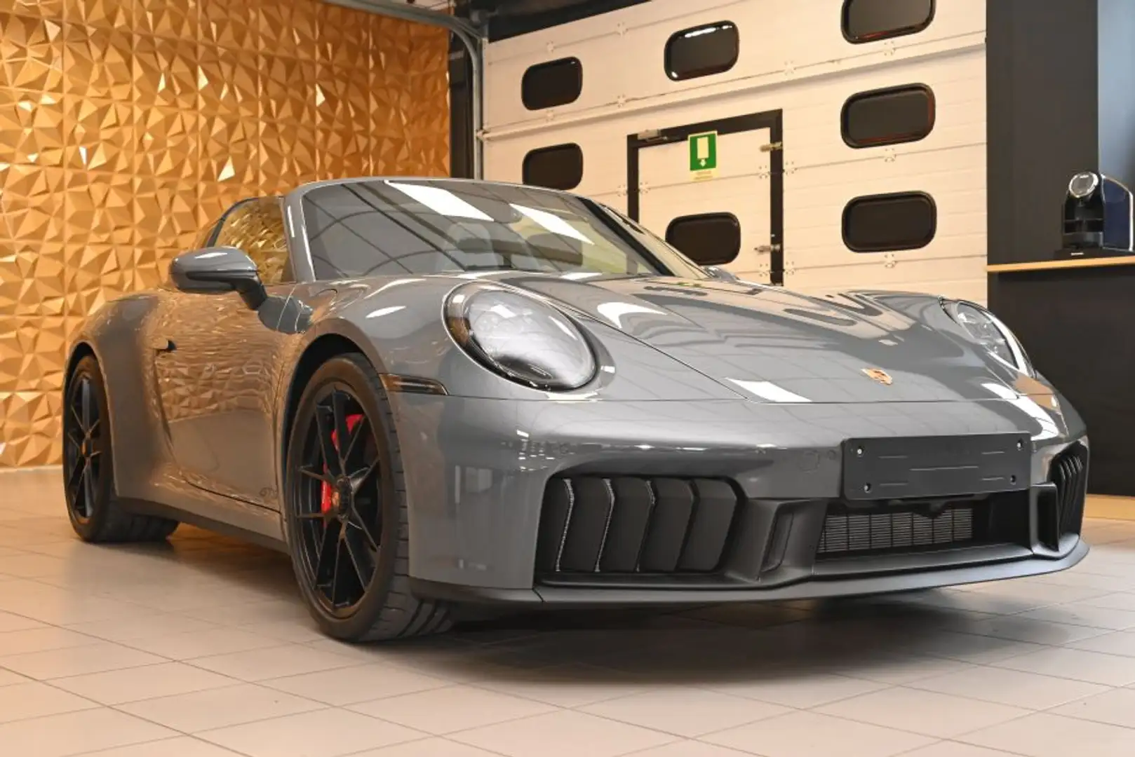 Porsche Targa NUOVA 992.2 GTS 4 541CV SOLLEVATORE CERCHI 21 CHRONO PLUS TELECAMERA 360° SEDILI RISCALD VENTILATI RADAR STRAFULL NUOVA!! Grau - 2