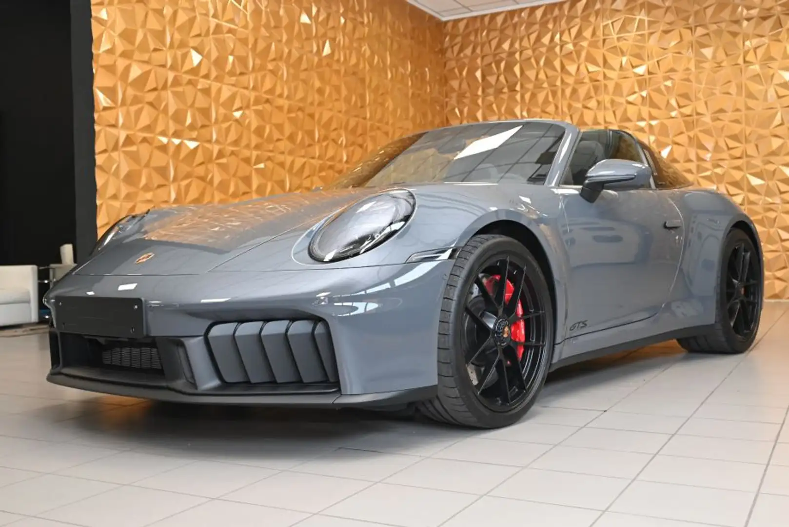 Porsche Targa NUOVA 992.2 GTS 4 541CV SOLLEVATORE CERCHI 21 CHRONO PLUS TELECAMERA 360° SEDILI RISCALD VENTILATI RADAR STRAFULL NUOVA!! Grau - 1