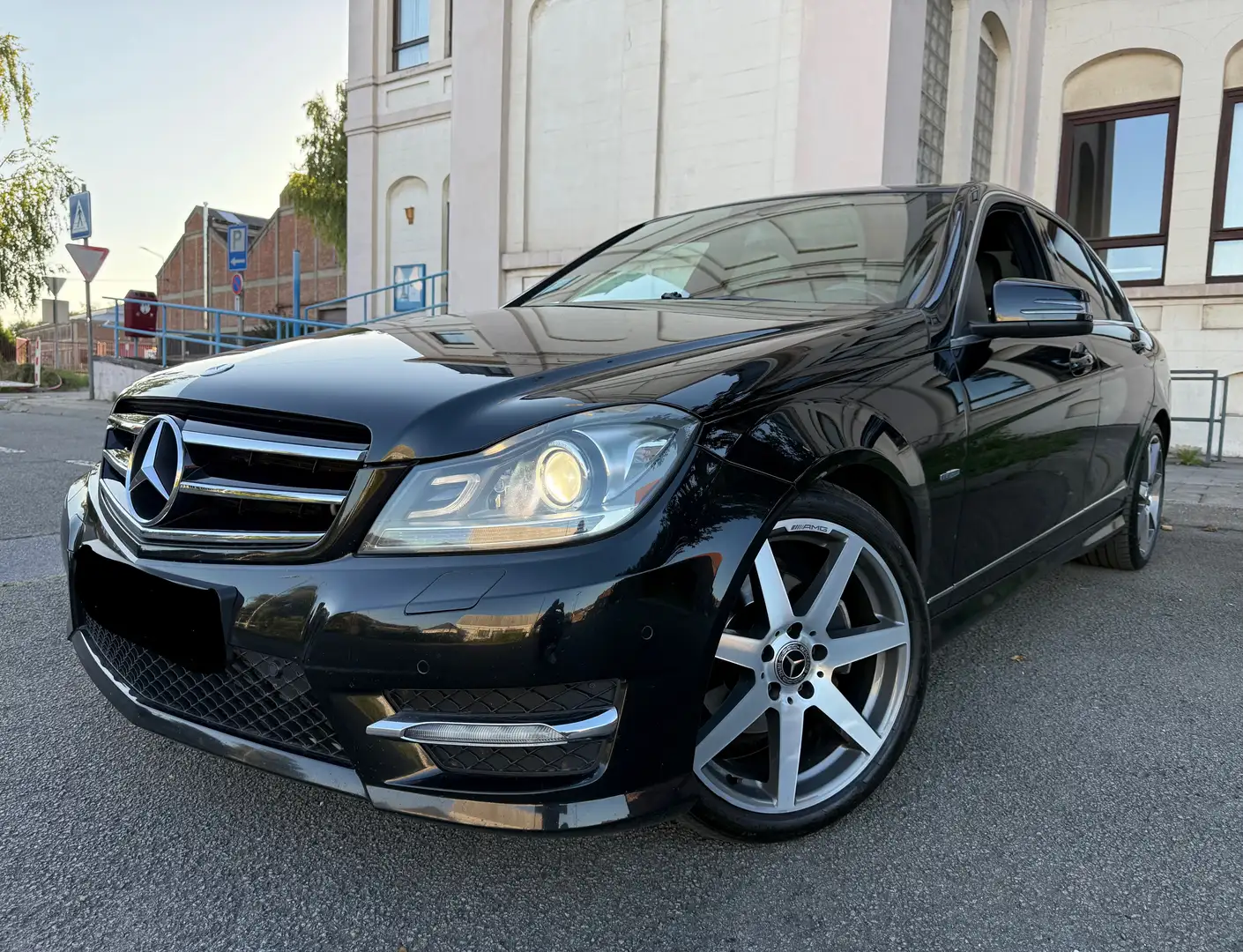 Mercedes-Benz C 220 Classe C 220 cdi Pack AMG Zwart - 2