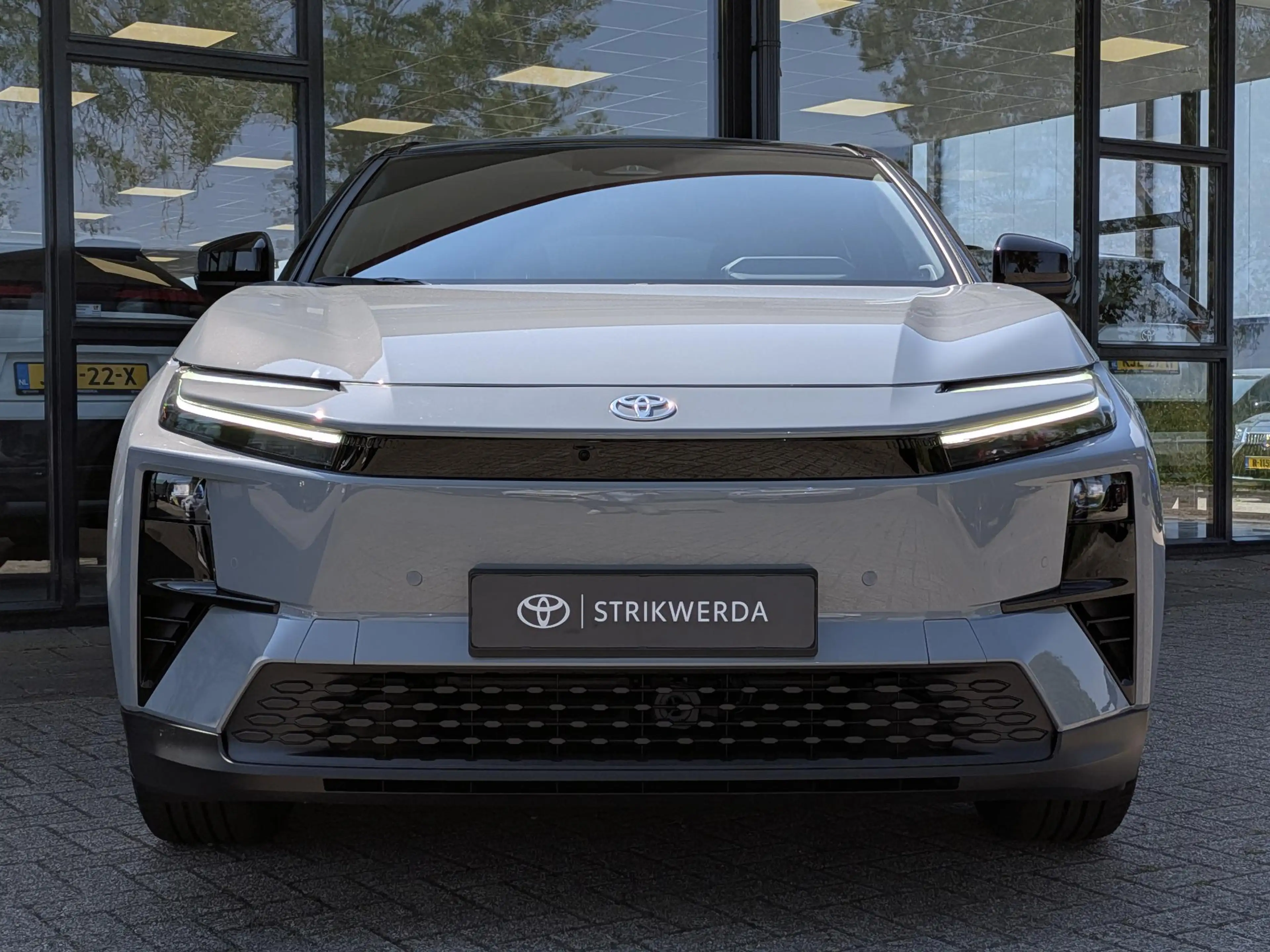 Toyota C-HR+ Executive AWD 77 kWh Nieuw op voorraad | JBL | Pan — photo 6