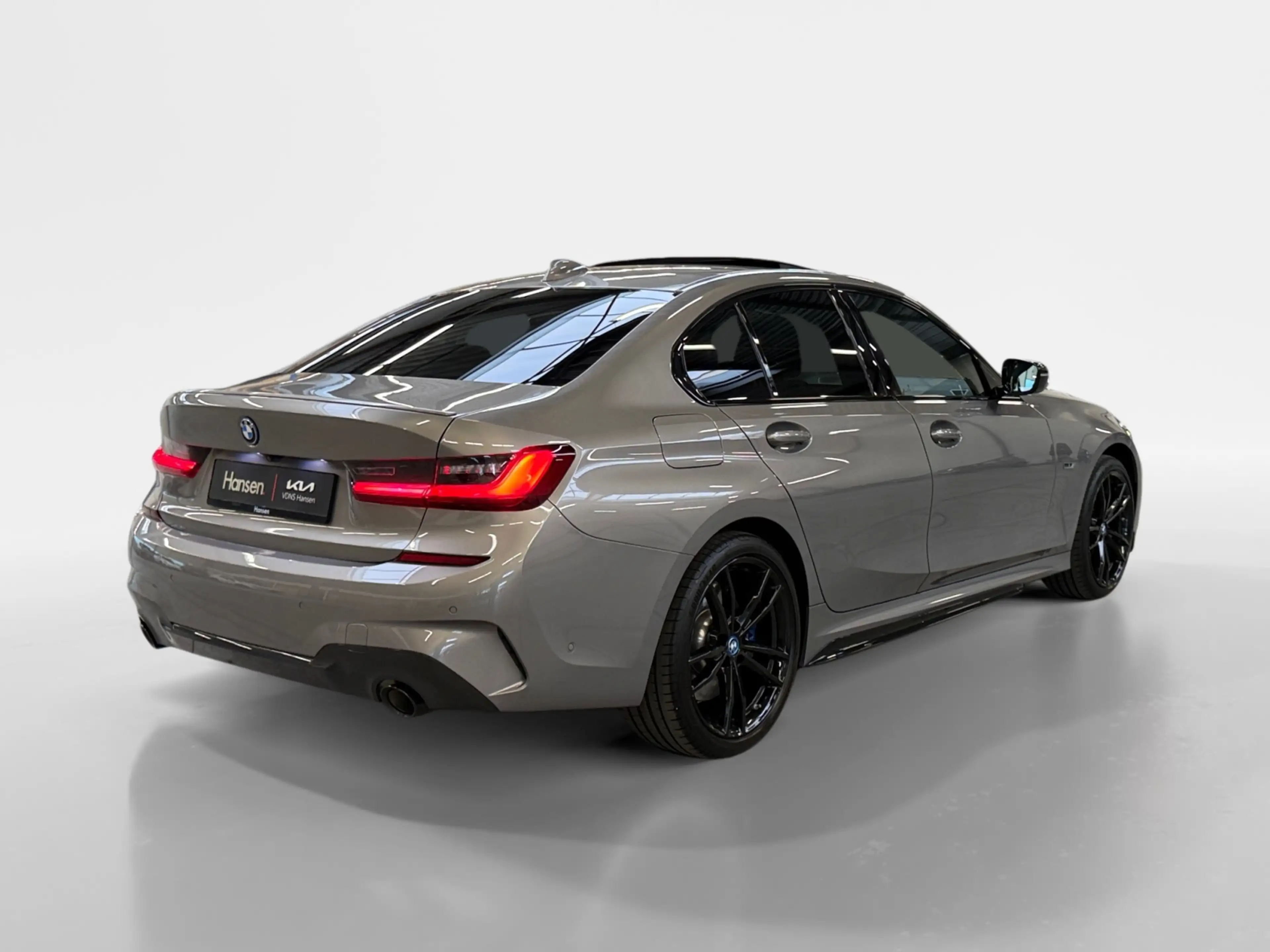 BMW 330 3-serie 330e High Executive I M-Sport I Schuifdak — photo 2