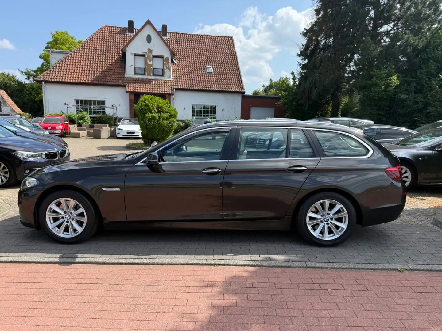 BMW 530 d Touring*2.Hd*xDrive*Leder*Navi*Pano*8Fach* Brun - 1
