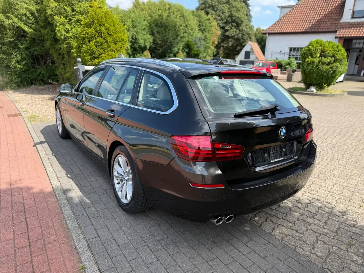 BMW 530 d Touring*2.Hd*xDrive*Leder*Navi*Pano*8Fach* Brun - 2