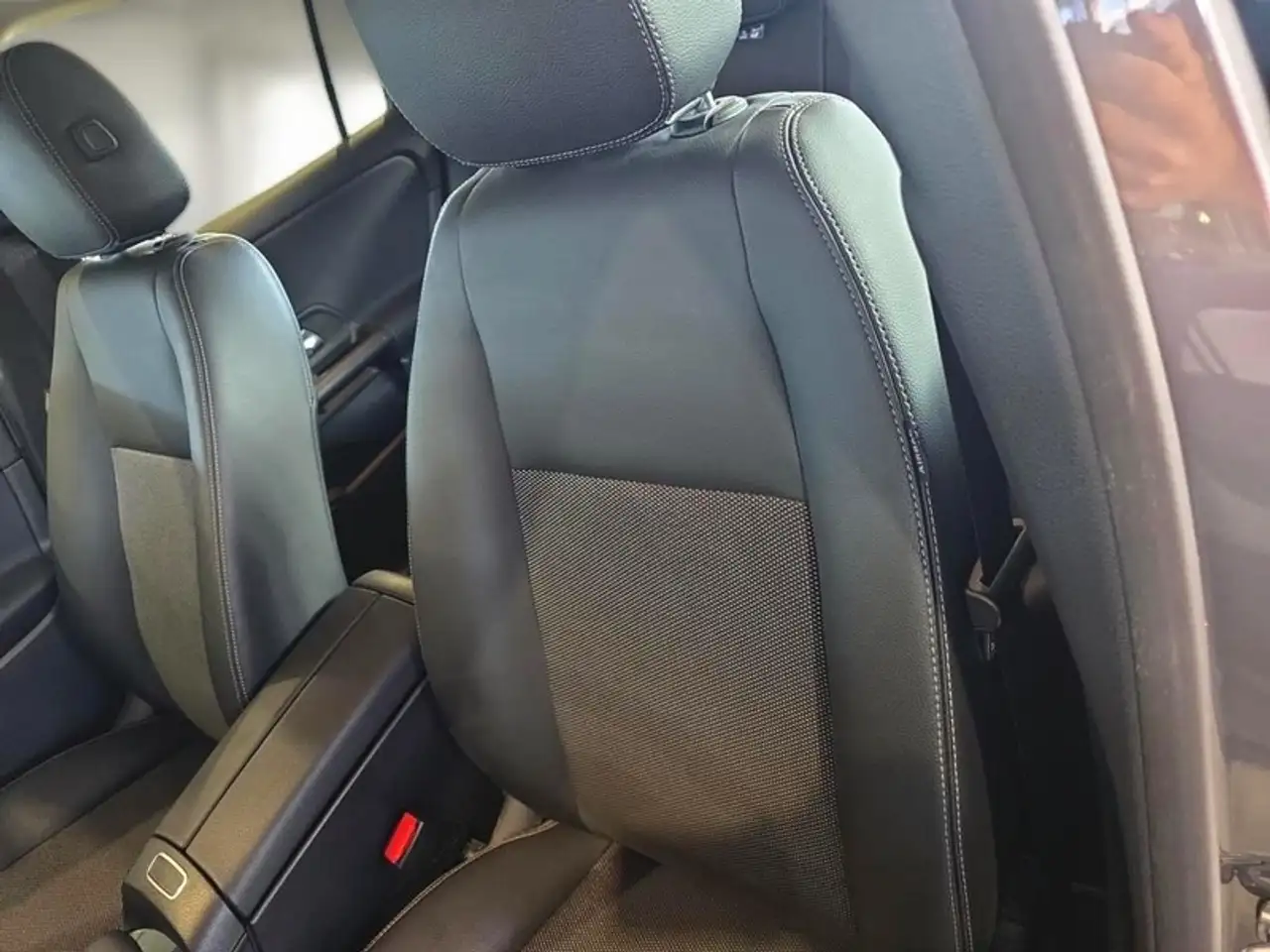 Mercedes-Benz GLA 200 GLA 200 D AUTOMATIC BUSINESS EXTRA CROSSOVER 9