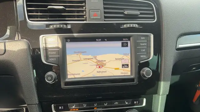 Volkswagen Golf view 8