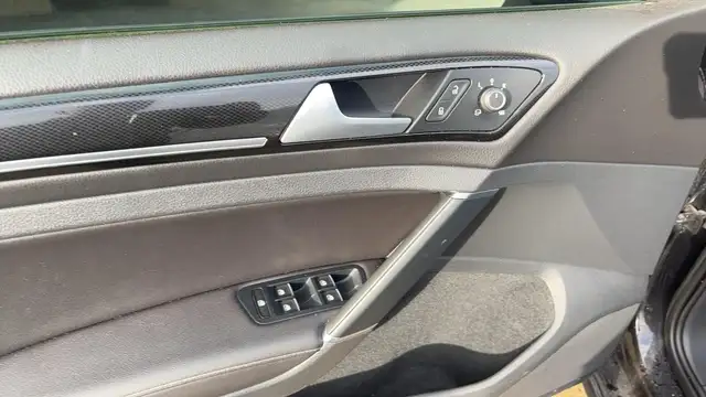 Volkswagen Golf view 5