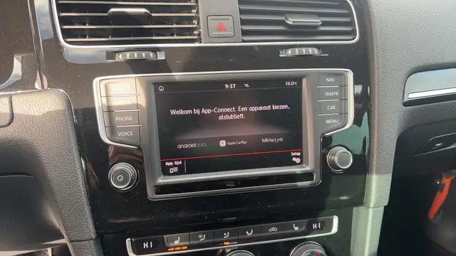 Volkswagen Golf view 10