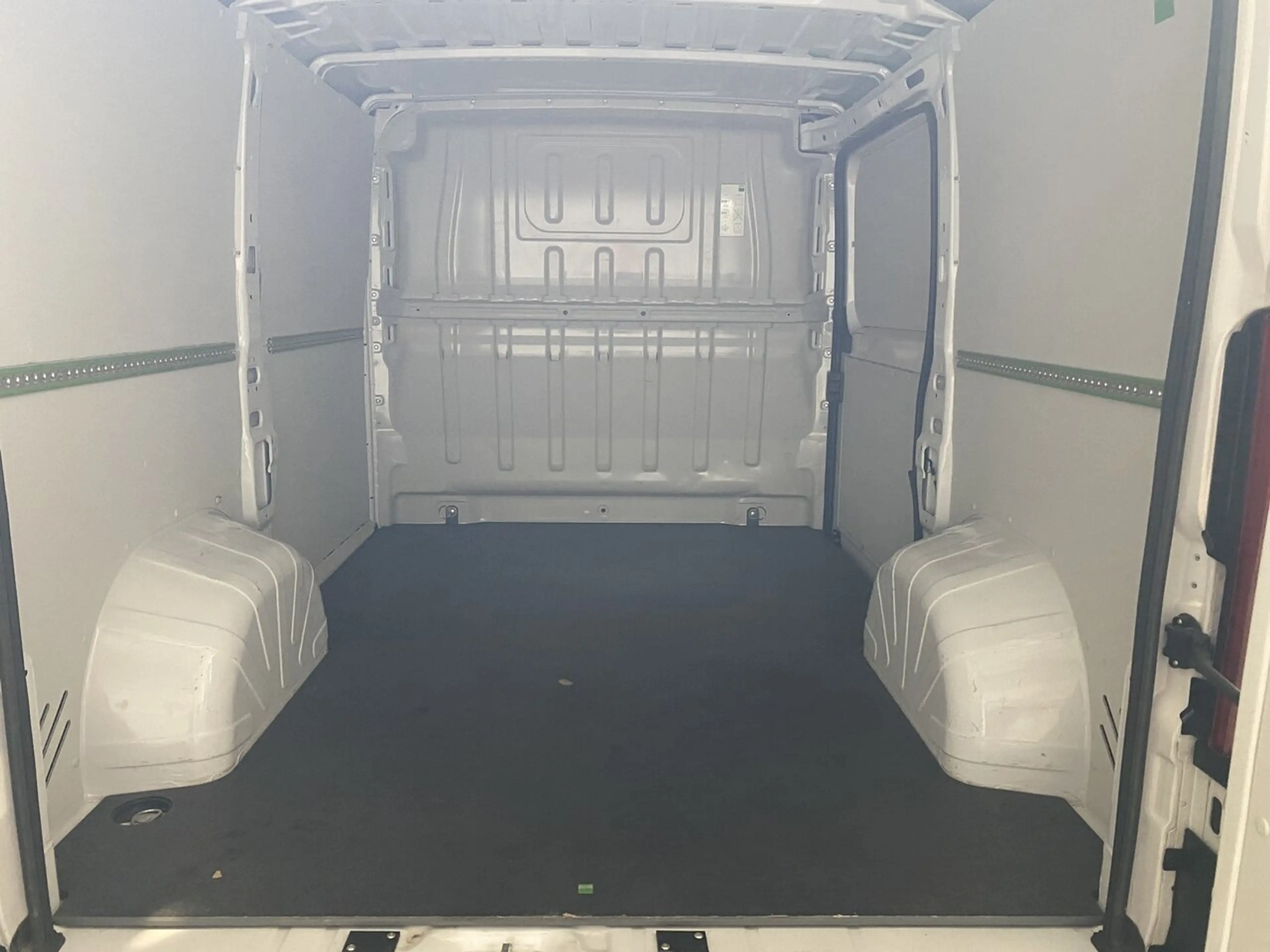 Opel Movano L1-140pk-mtm 3,5 ton-19700€+BTW — photo 8