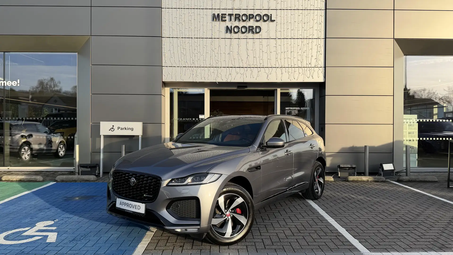 Jaguar F-Pace P400e R-Dynamic HSE Gris - 1
