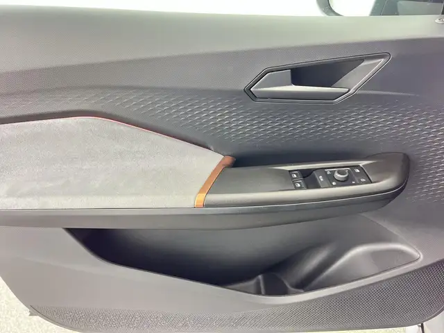 Cupra Born view 11