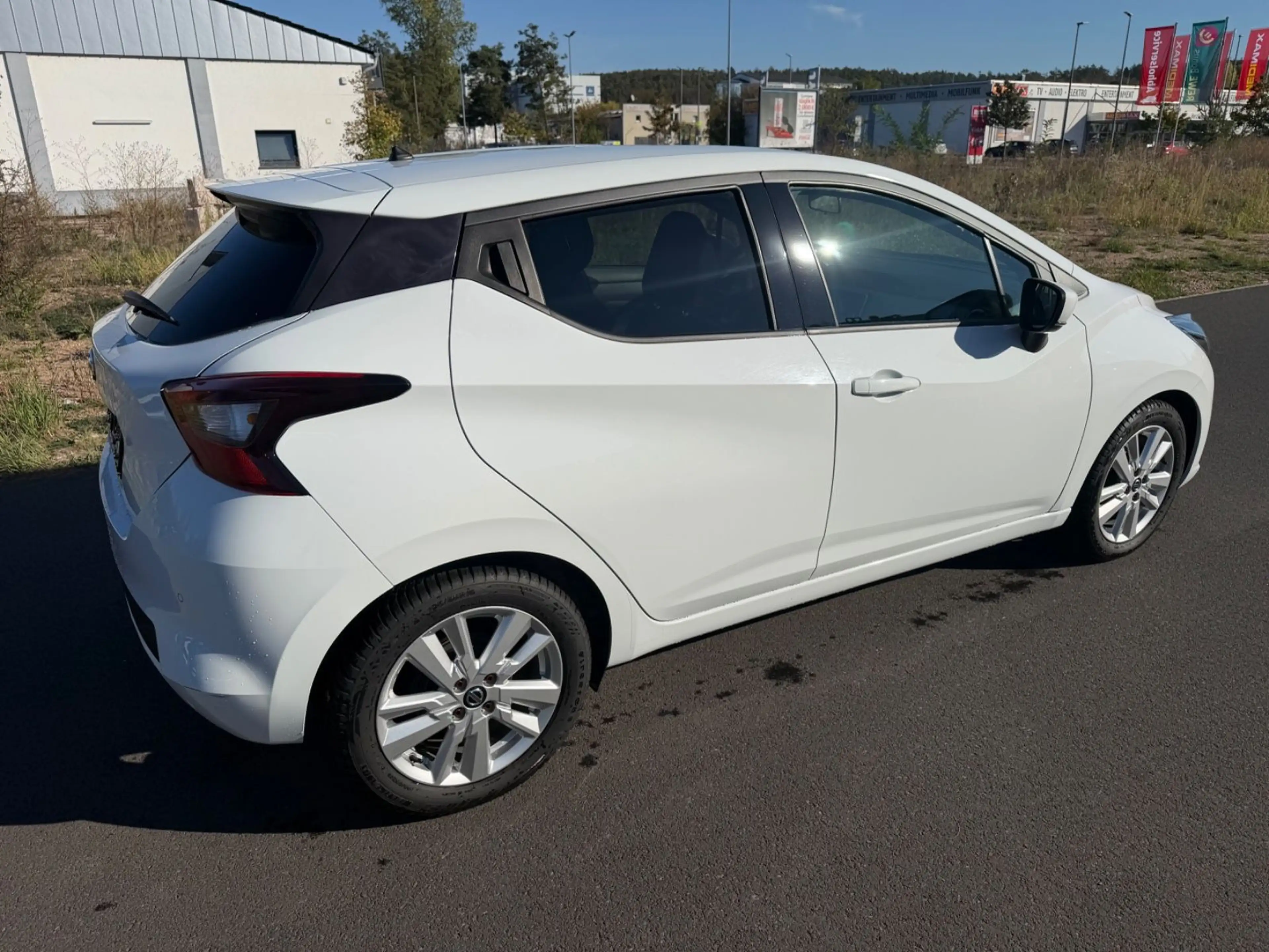 Nissan Micra N-Way Klima Navi TÜV +Service neu ! — photo 3