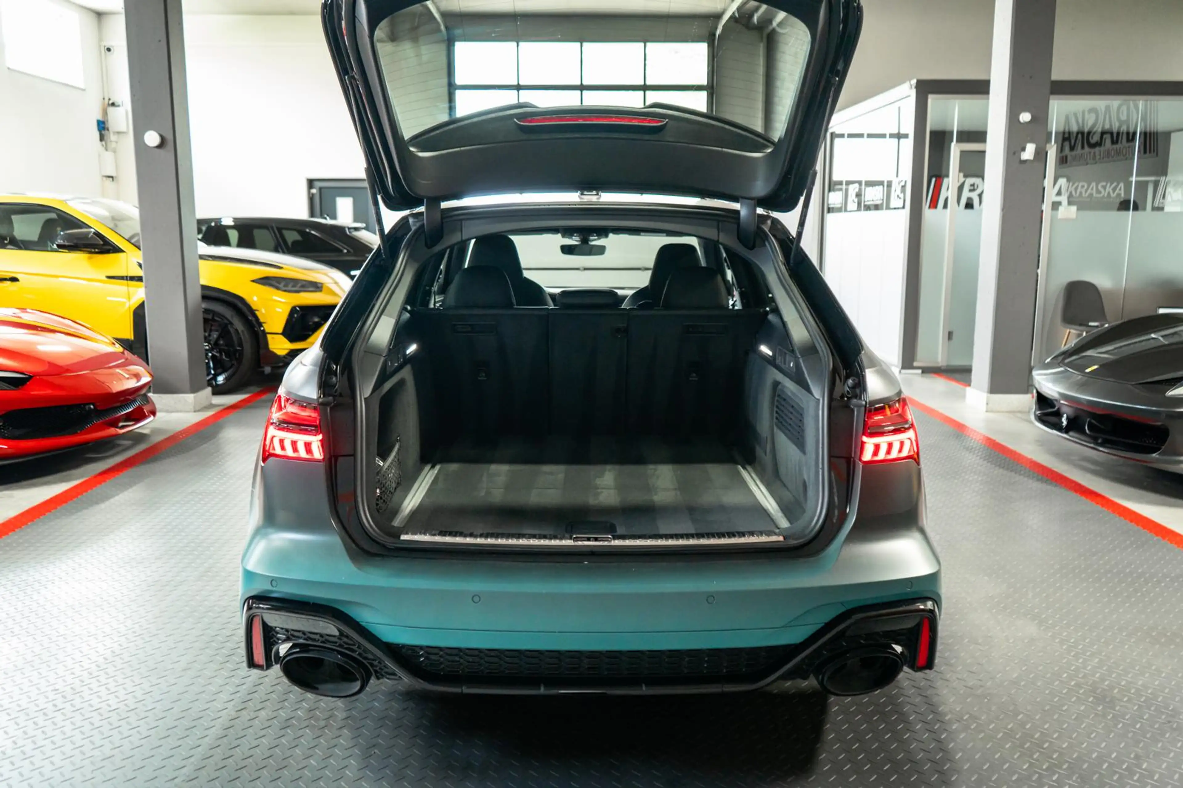 Audi RS6 4.0 TFSI quattro B&O HUD PANO KERAMIK KW BTM — photo 11