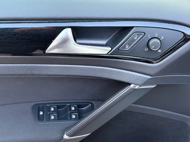 Volkswagen Golf view 12