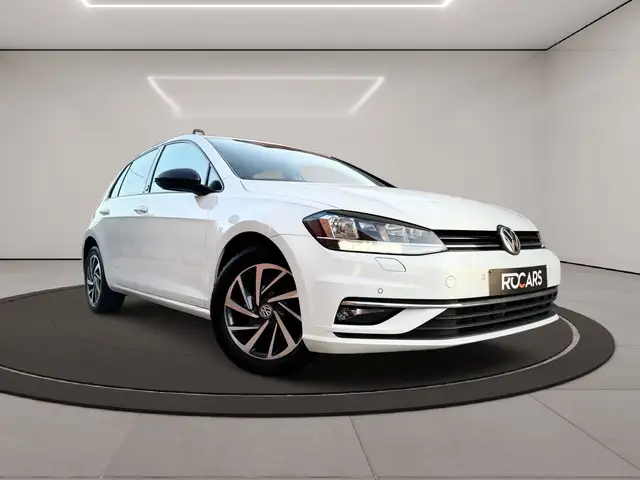 Volkswagen Golf view 3