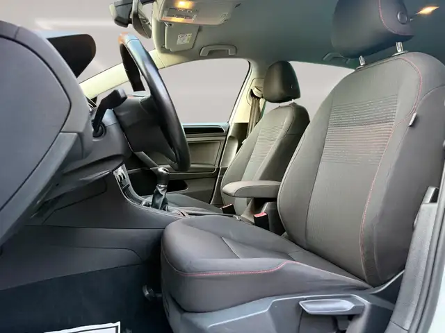 Volkswagen Golf view 14
