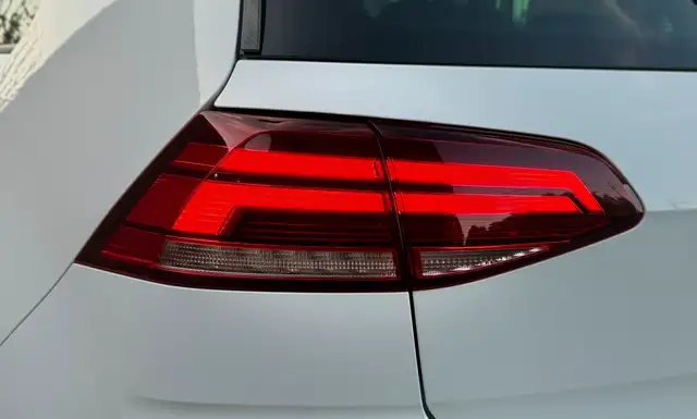 Volkswagen Golf view 10