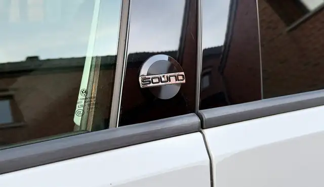 Volkswagen Golf view 6
