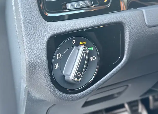 Volkswagen Golf view 13