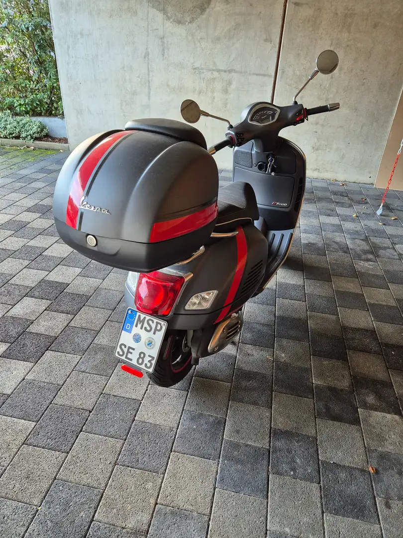 Vespa GTS Super Sport 300 Gri - 2